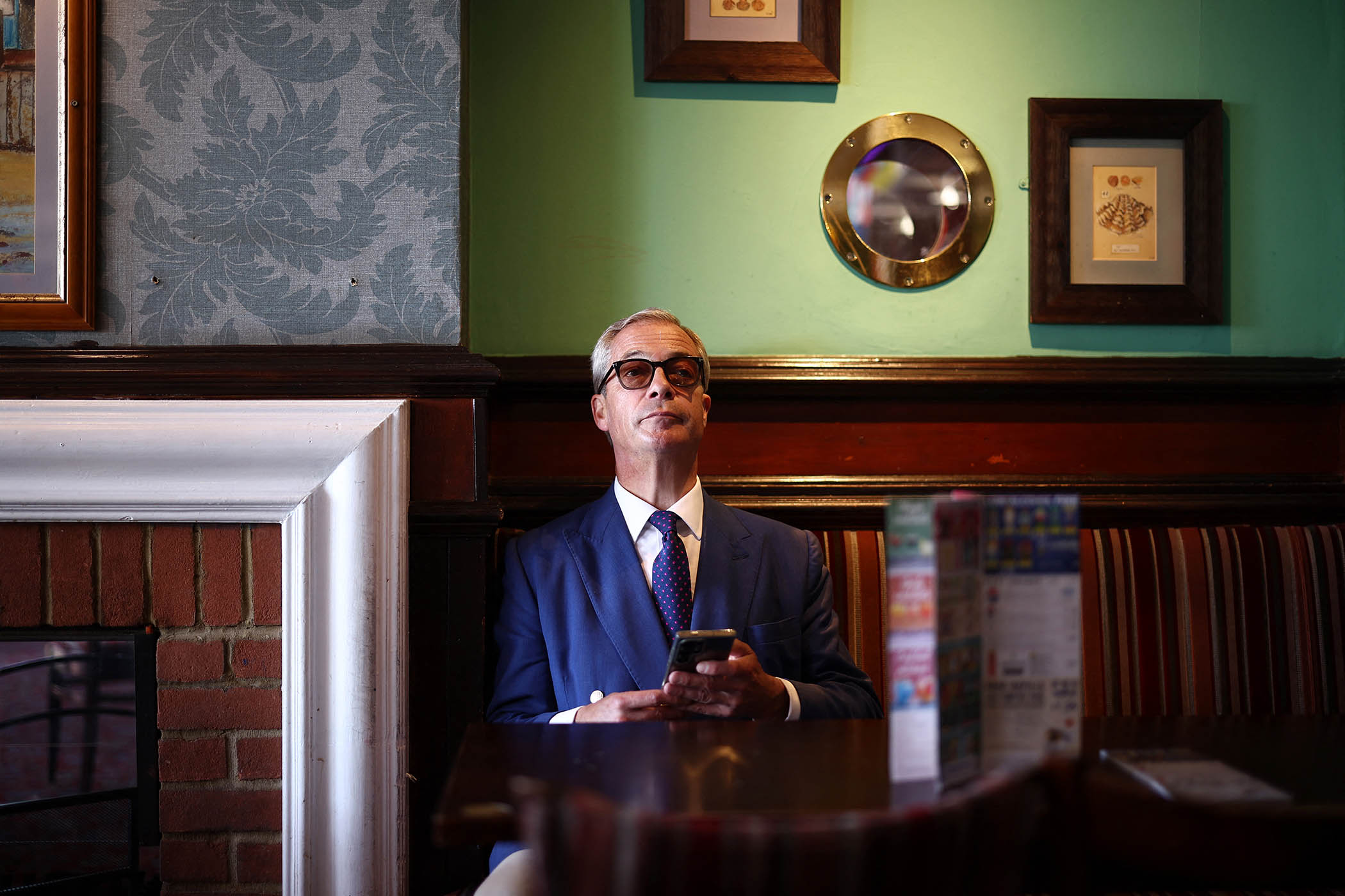 Questions raised about ‘security risk’ to Farage in row over £5m gift from crypto tycoon