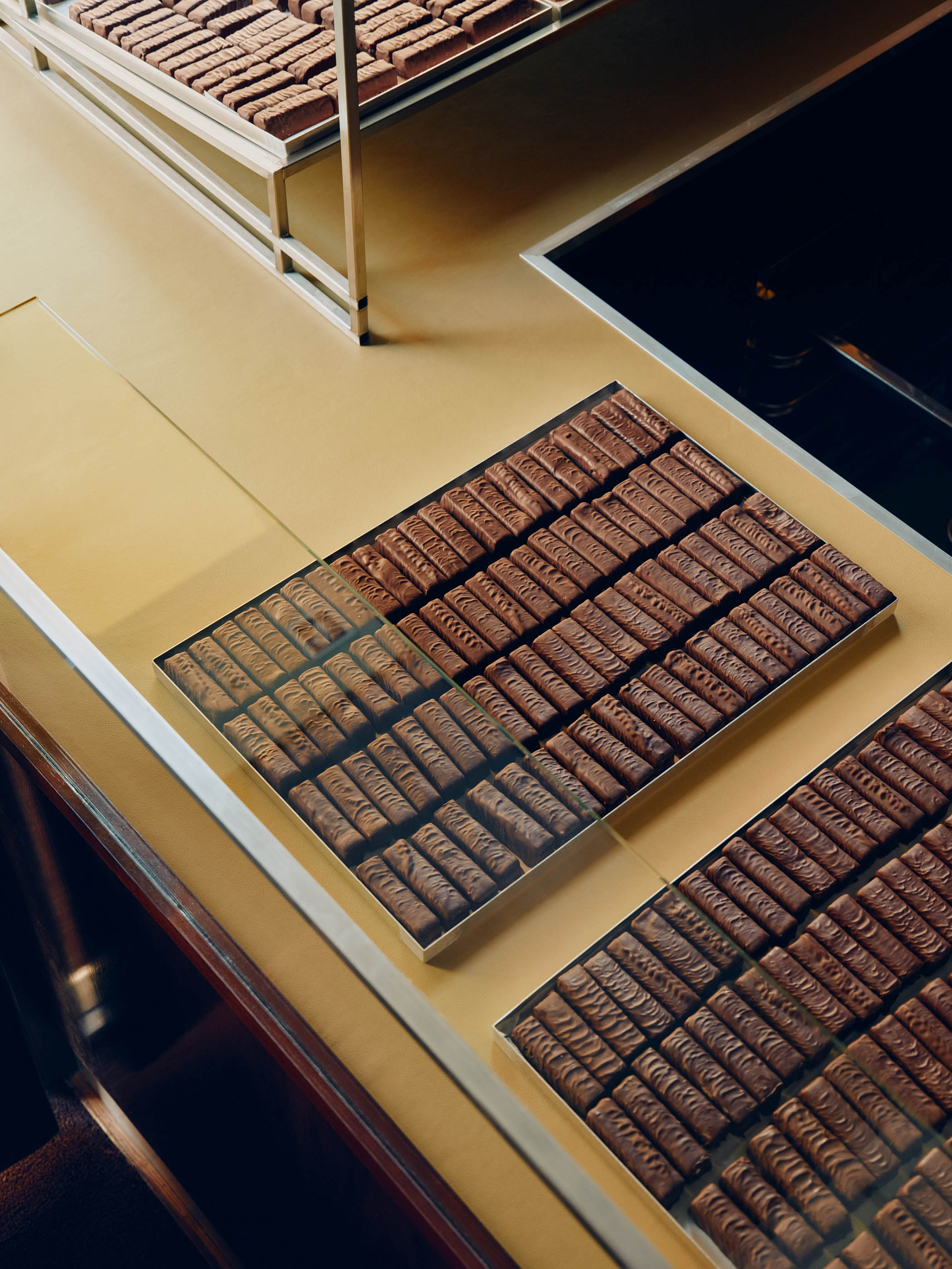 A new Barnaby offering: customisable chocolate bars, handmade and boxed in front of customers