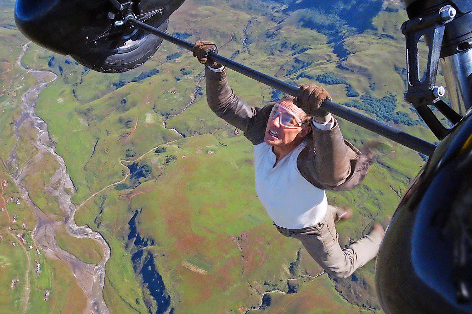 Cruise keeps us hanging on for the Mission: Impossible franchise climax