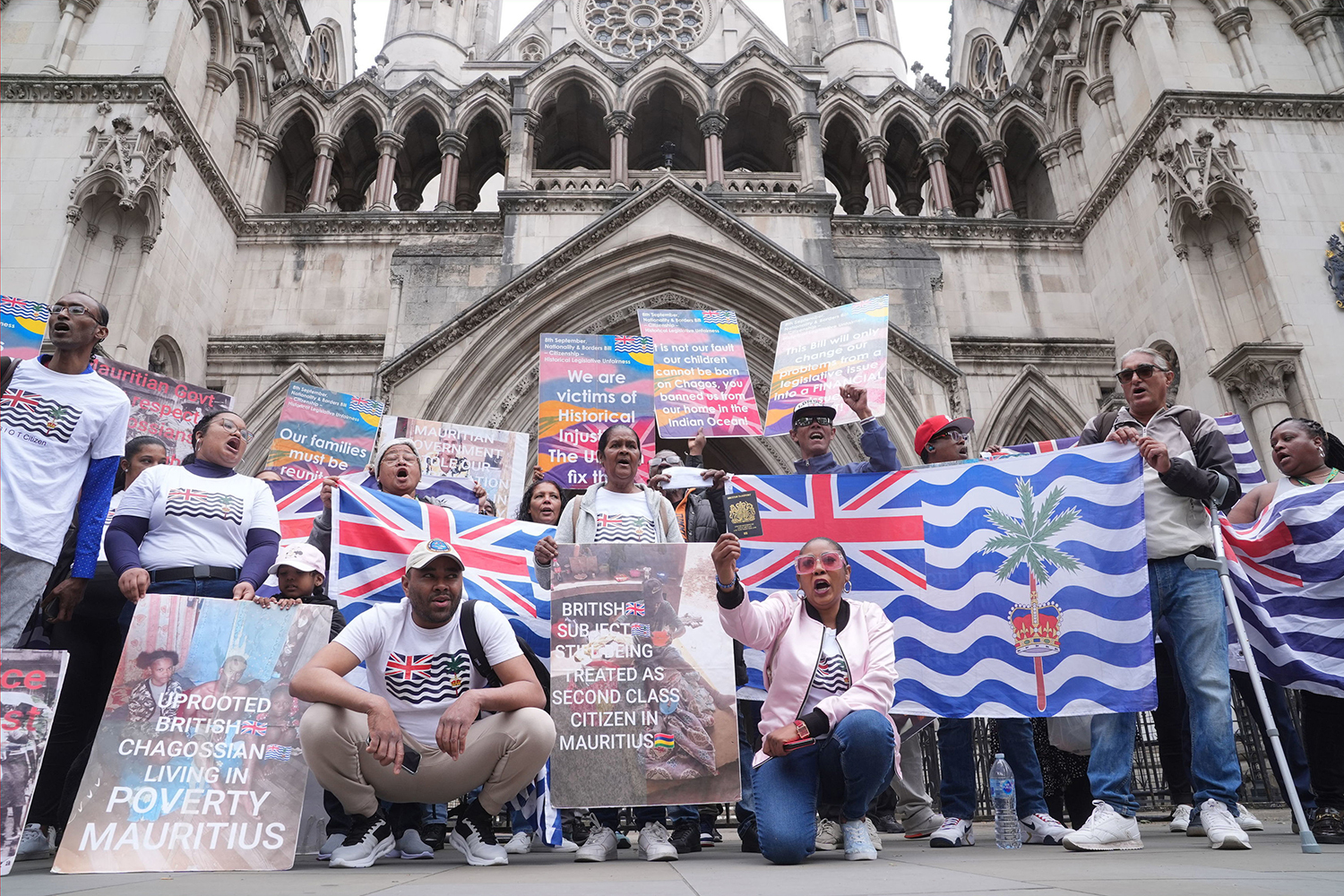 How well-funded activists tried to thwart Chagos deal