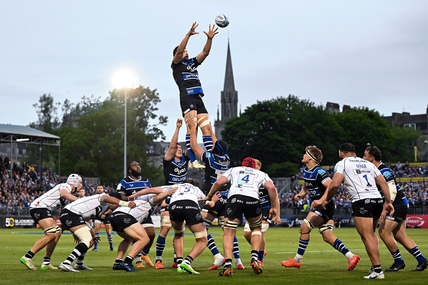 Bath fans hope to end 29 year wait for glory