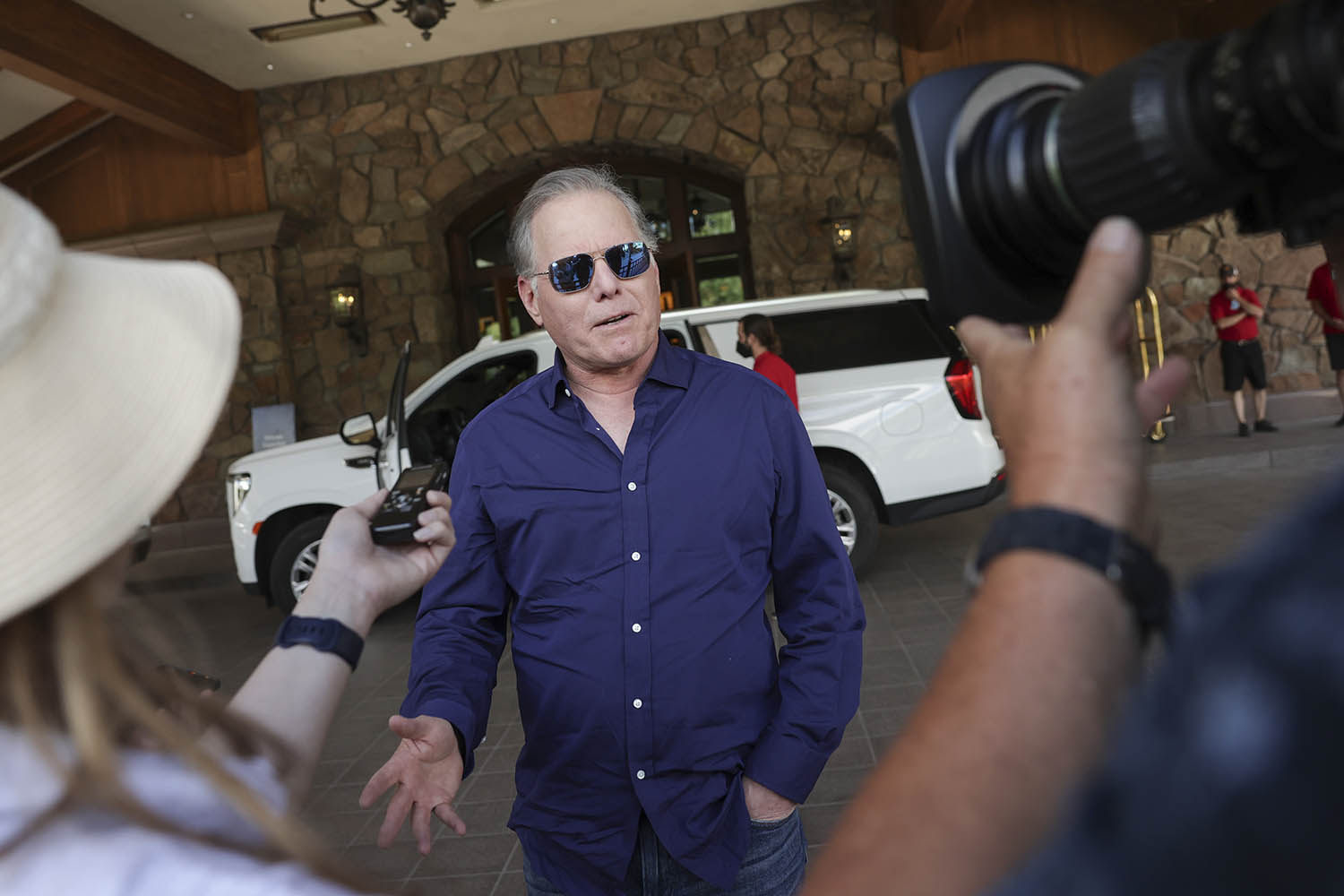 Warner Bros splits operations to face challenge of digital future