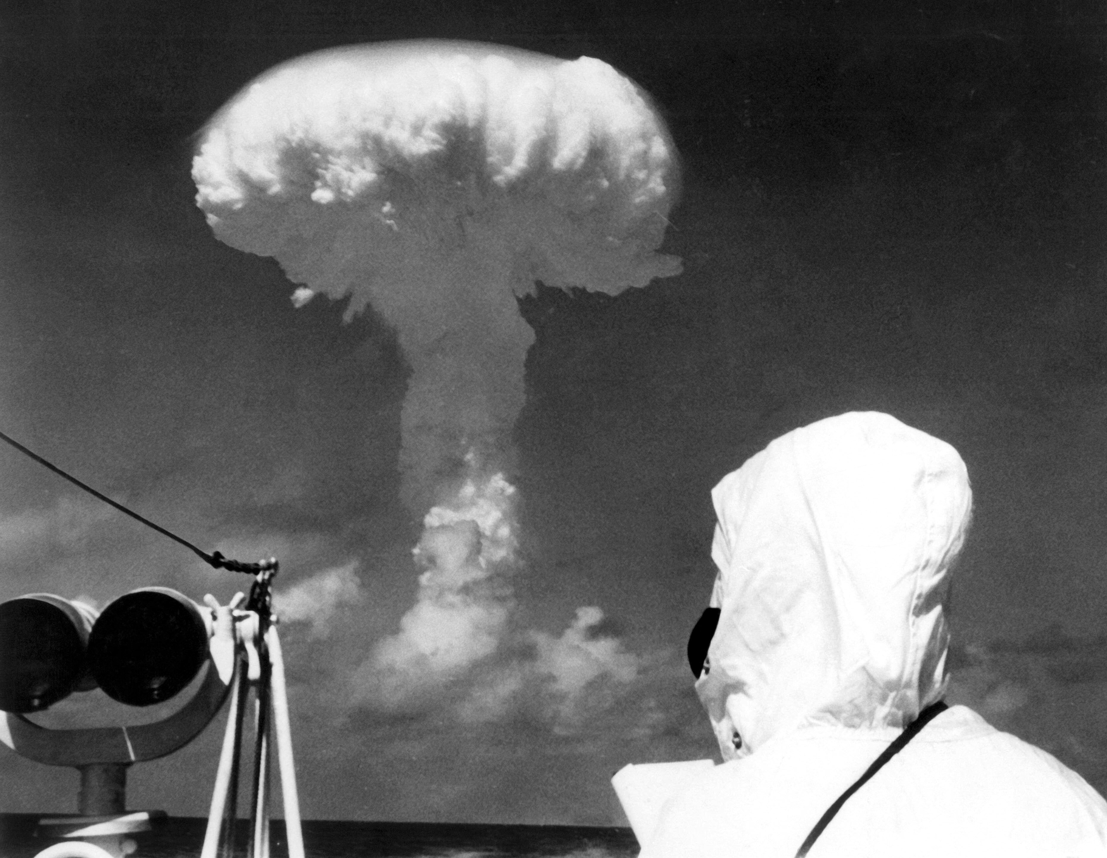 British nuclear test above the Pacific, Christmas Island, 1957