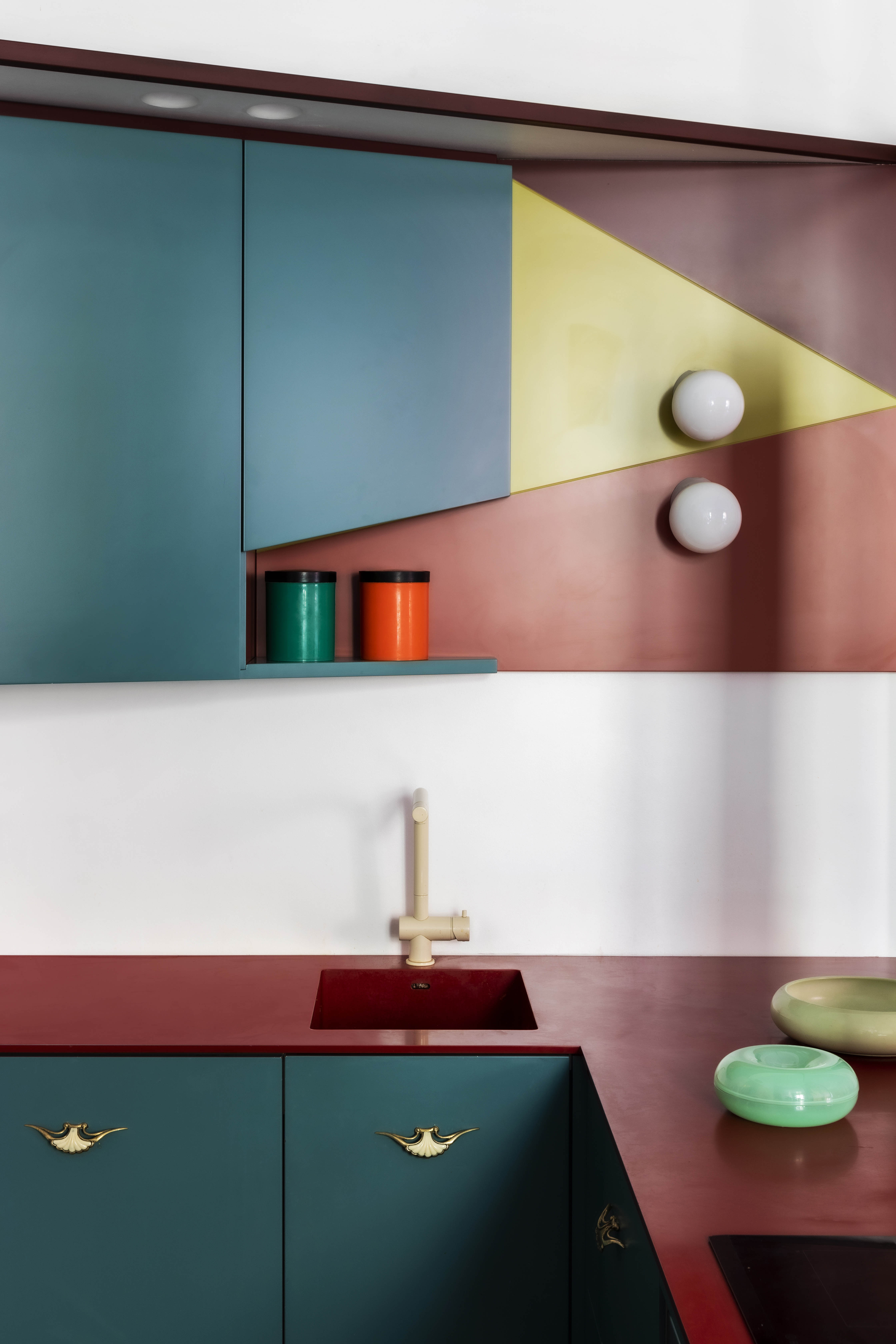 Geometrical planes of colour define space in the kitchen