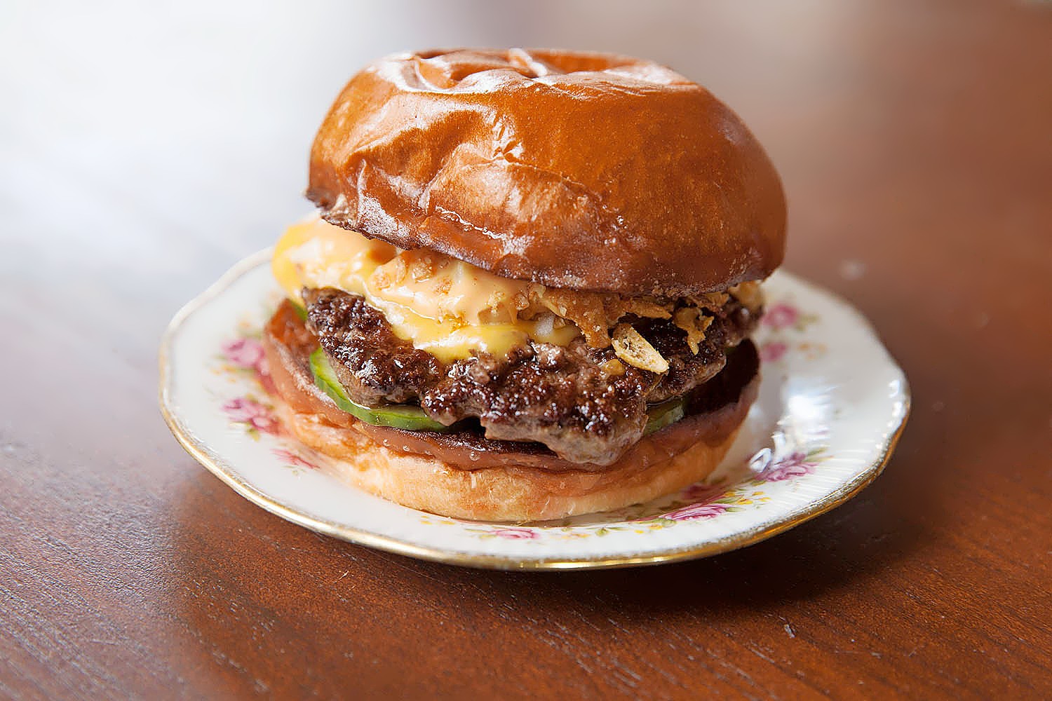 The Plimsoll's dexter cheeseburger photographed by Karen Robinson