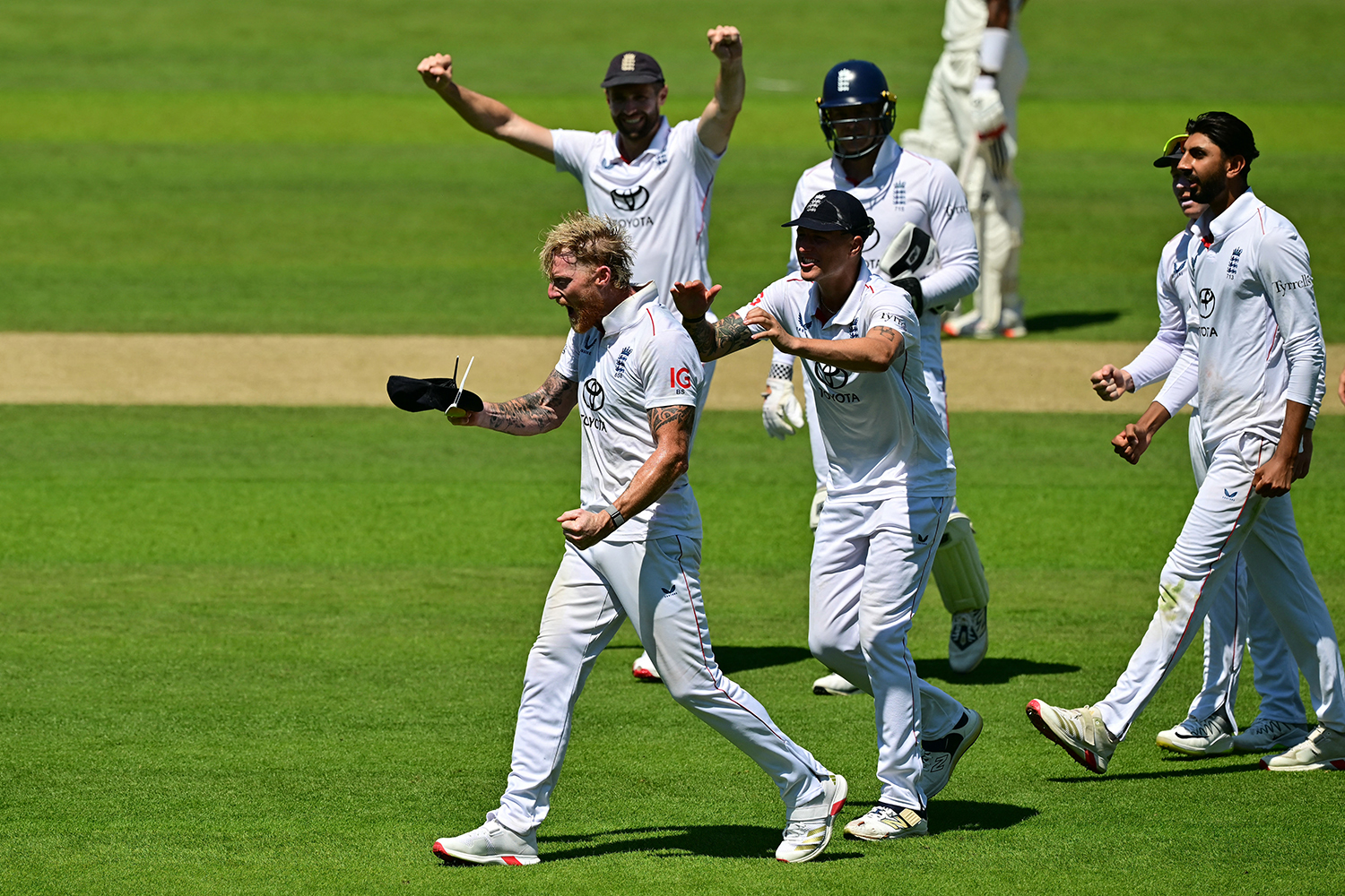 Over to you, England – the pressure is on batsmen in another enthralling Test