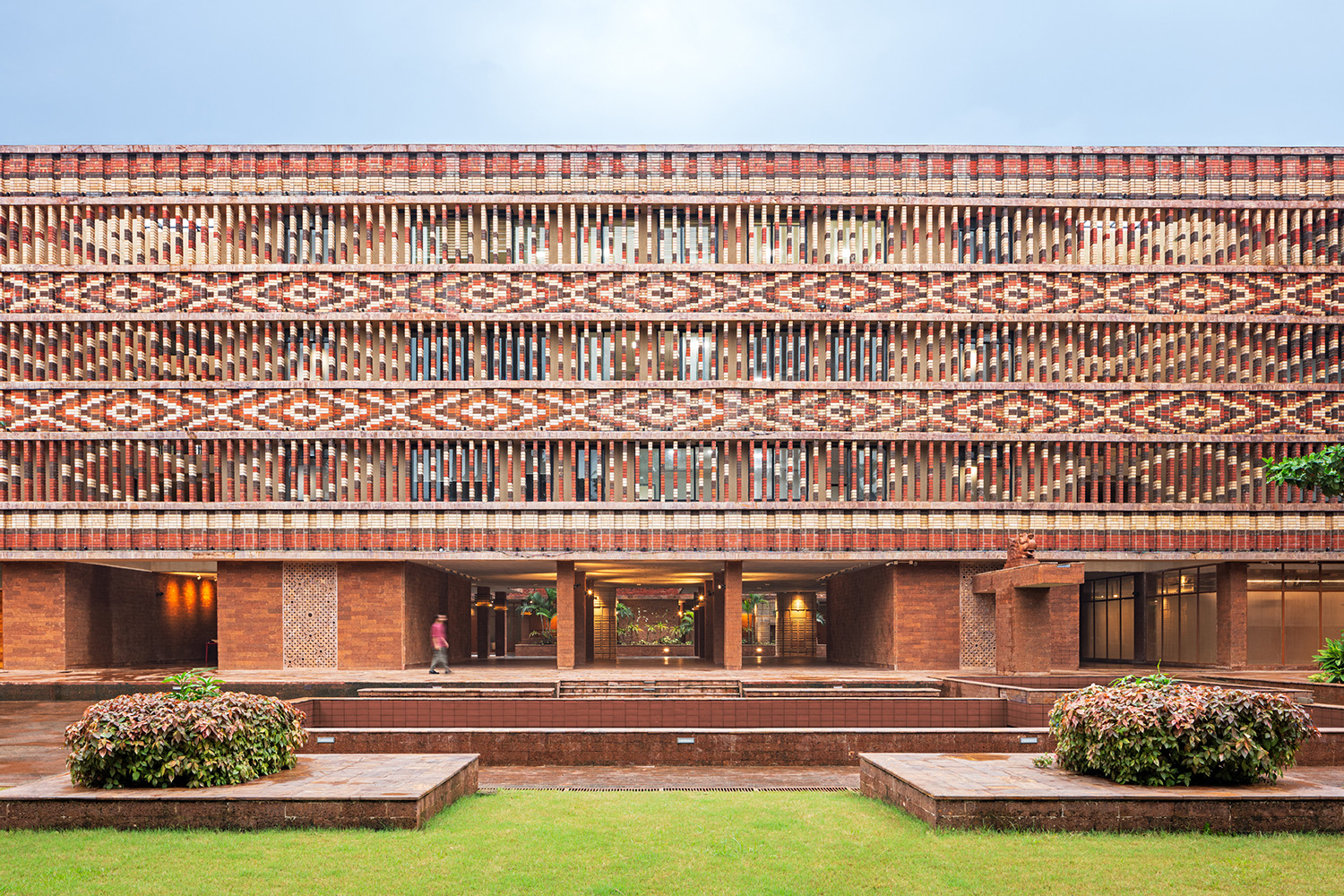 Krushi Bhawan: a government building in Odisha, India, designed with heat-shielding elements by Studio Lotus