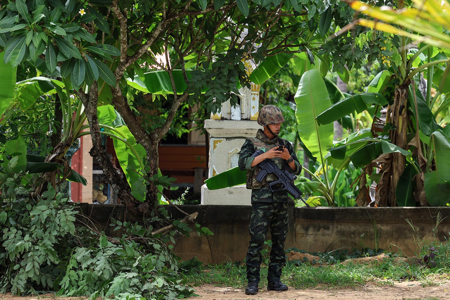 A lone Thai soldier keeps watch amid rising tension in Surin