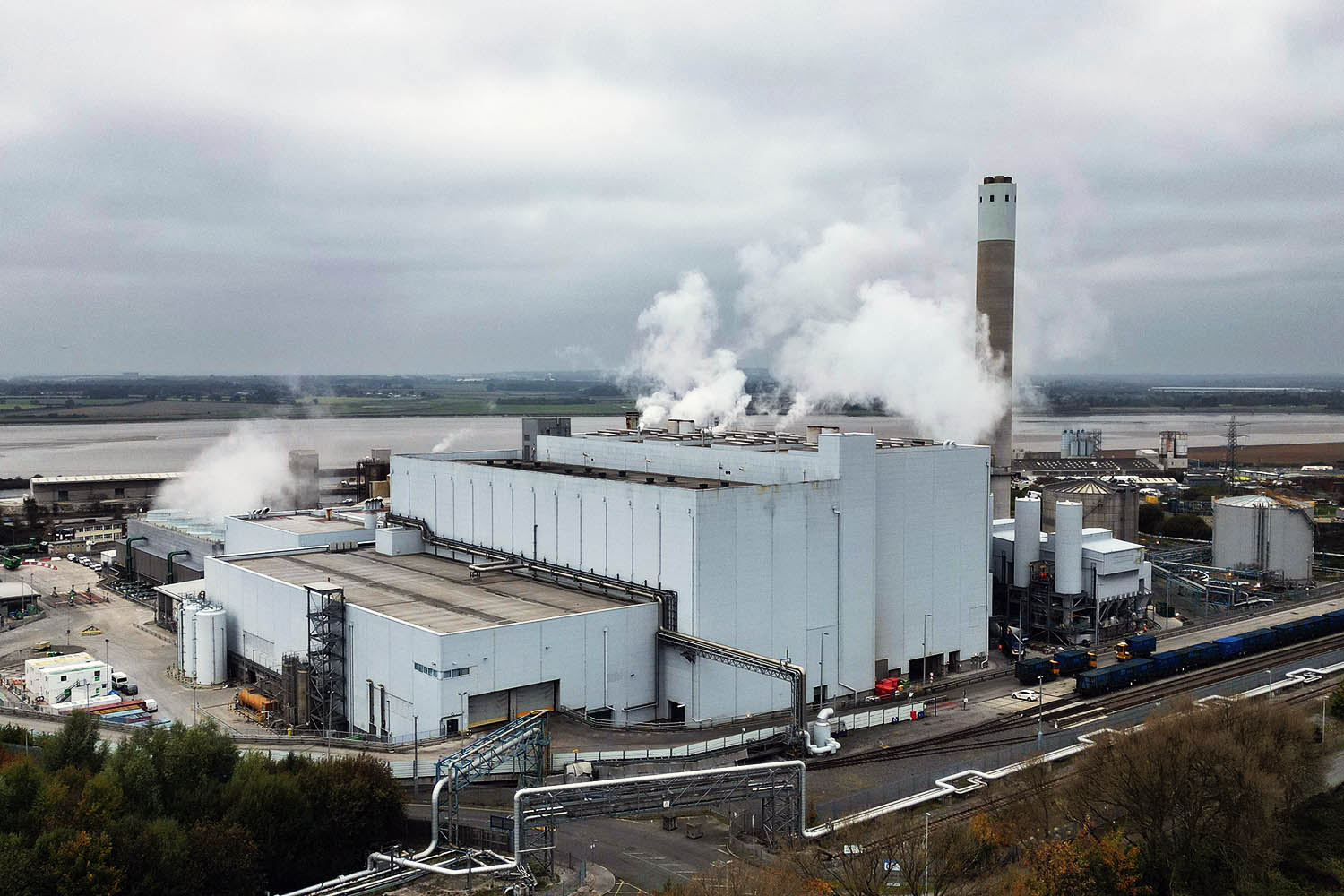 Toxic fumes from waste incinerators breach legal limits emissions