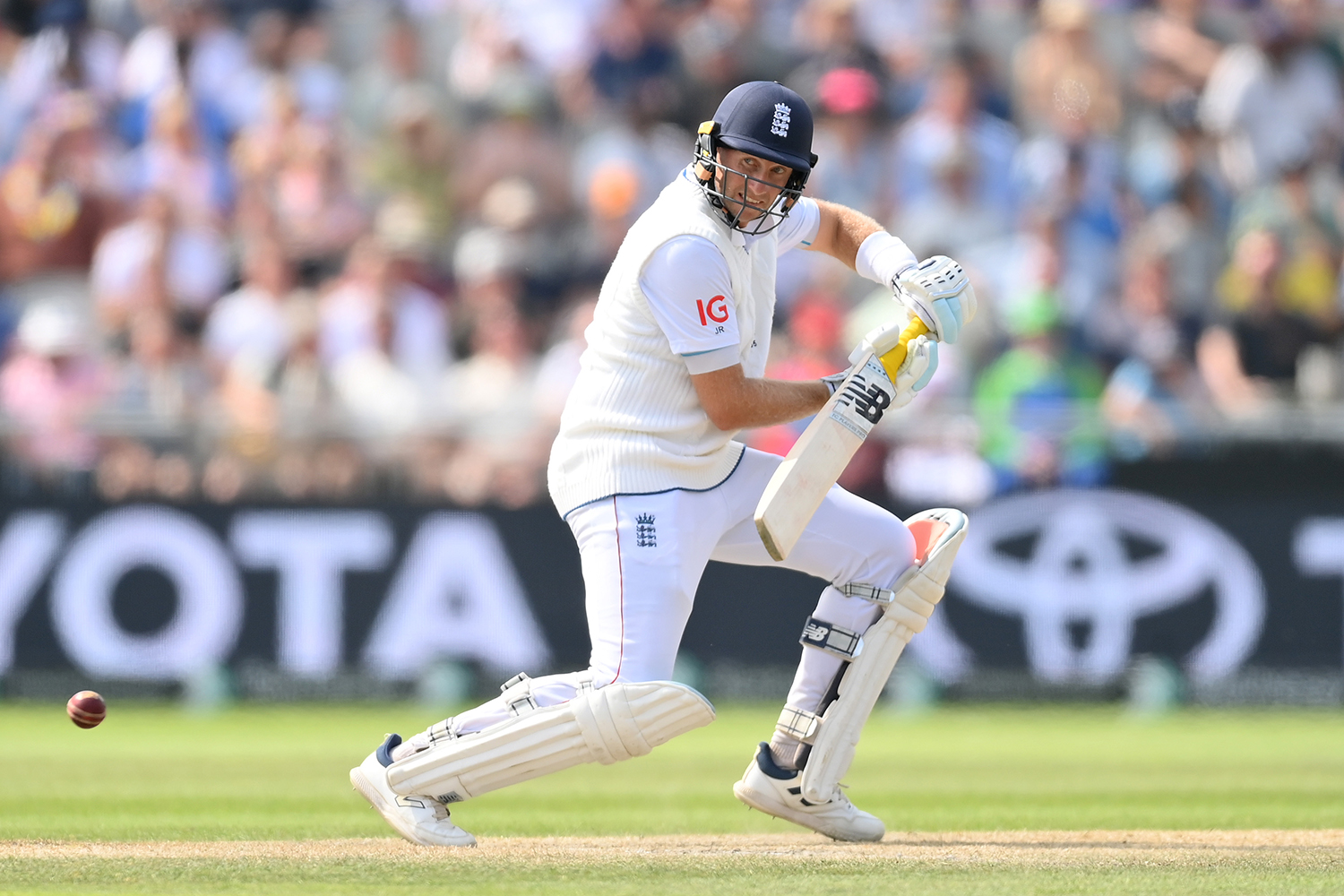 Magnificence of Joe Root and the befuddling mystery of India’s missing spinner