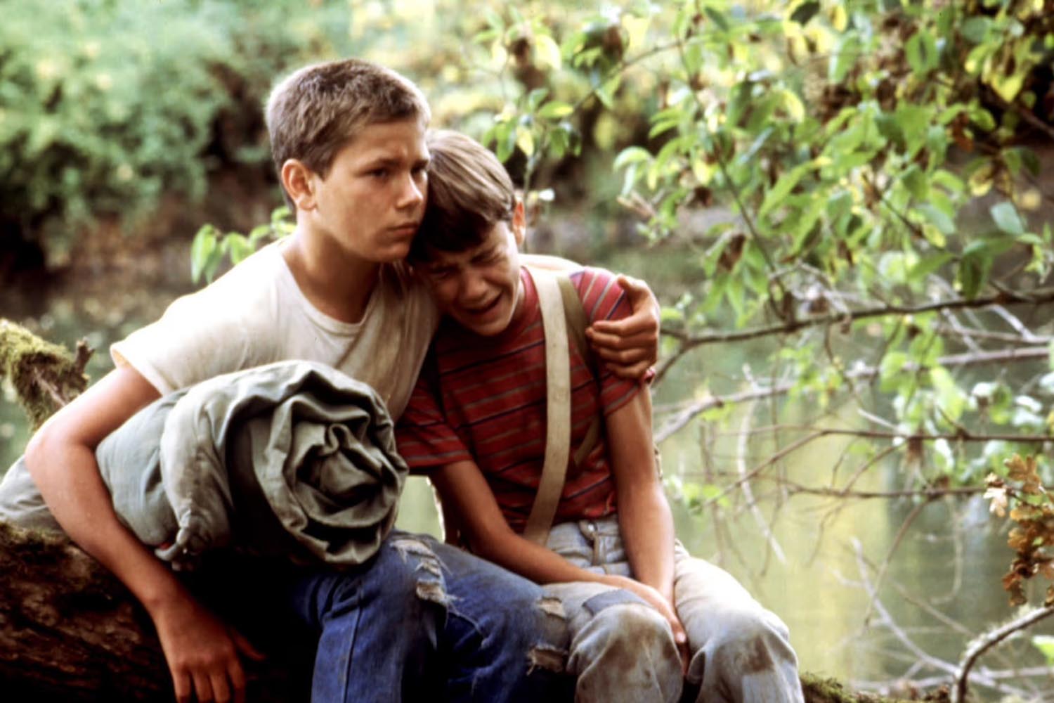 River Phoenix and Wil Wheaton in Stand By Me (1986).