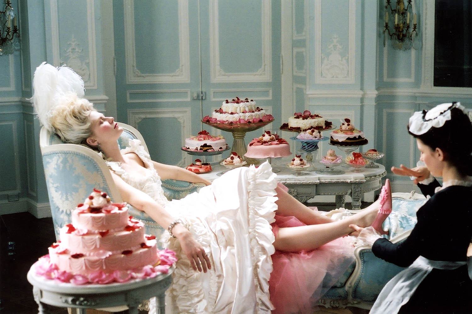 Marie Antoinette behind the possessions