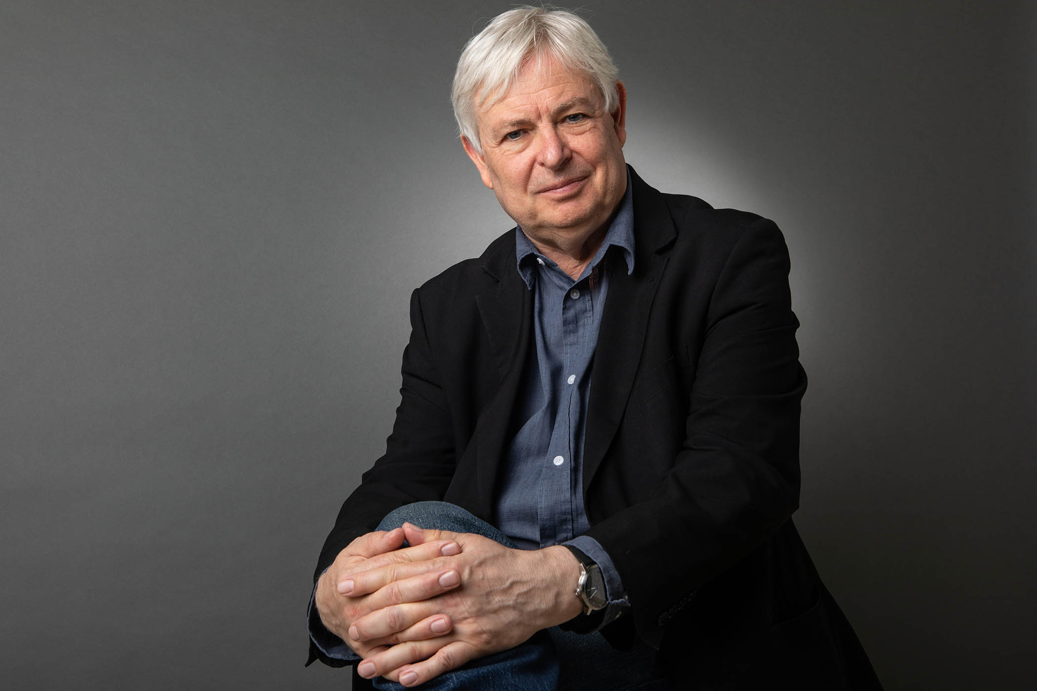 Jonathan Coe: ‘I have a fascination with the right’