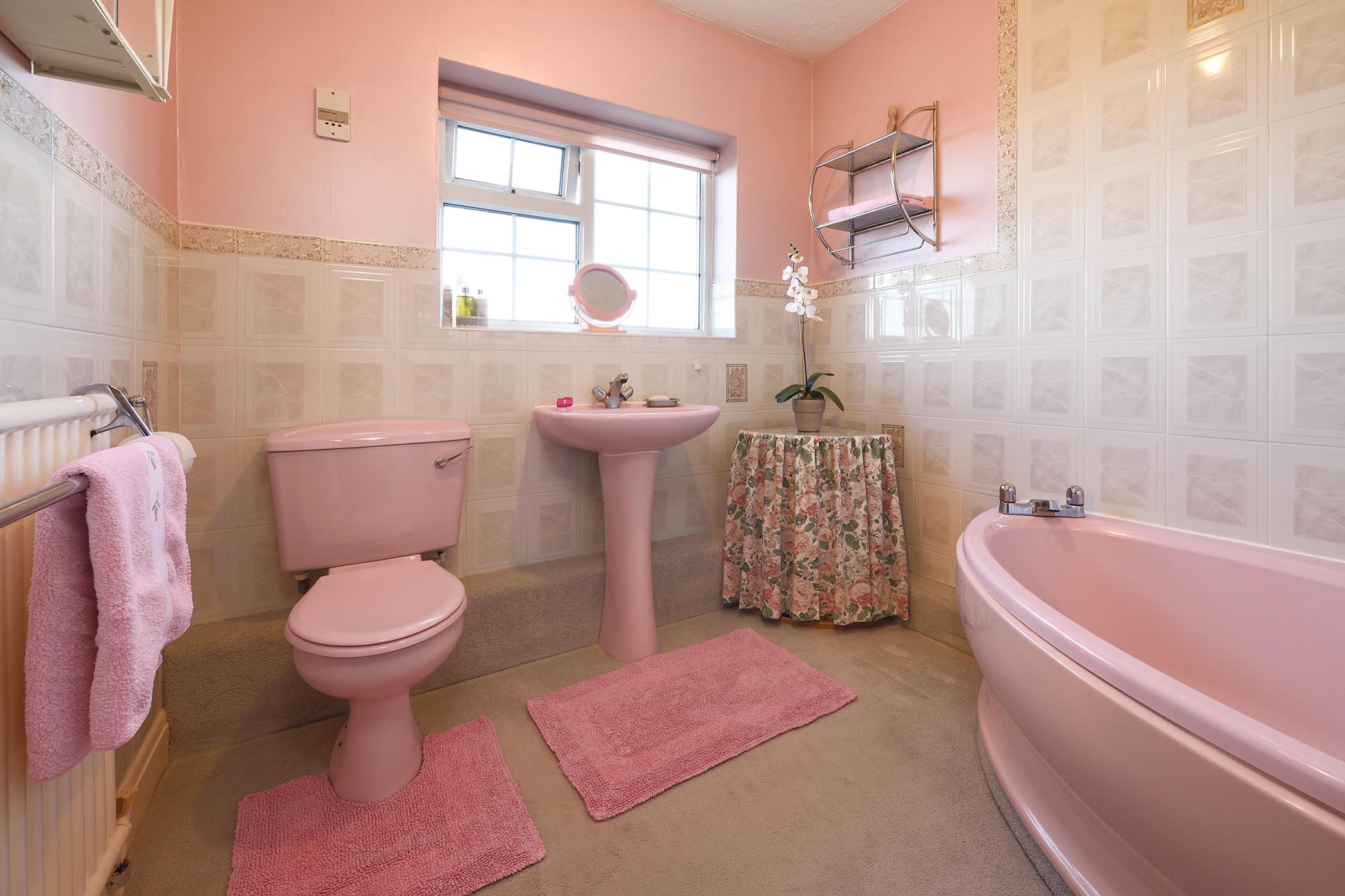 Squelch! The return of the bathroom carpet