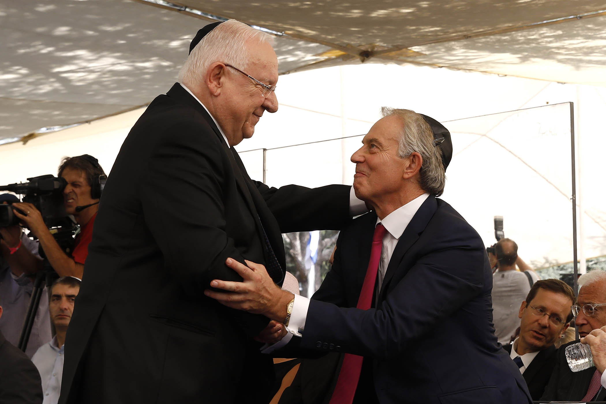 Israeli President Reuven Rivlin greets Blair in Jerusalem, 2017