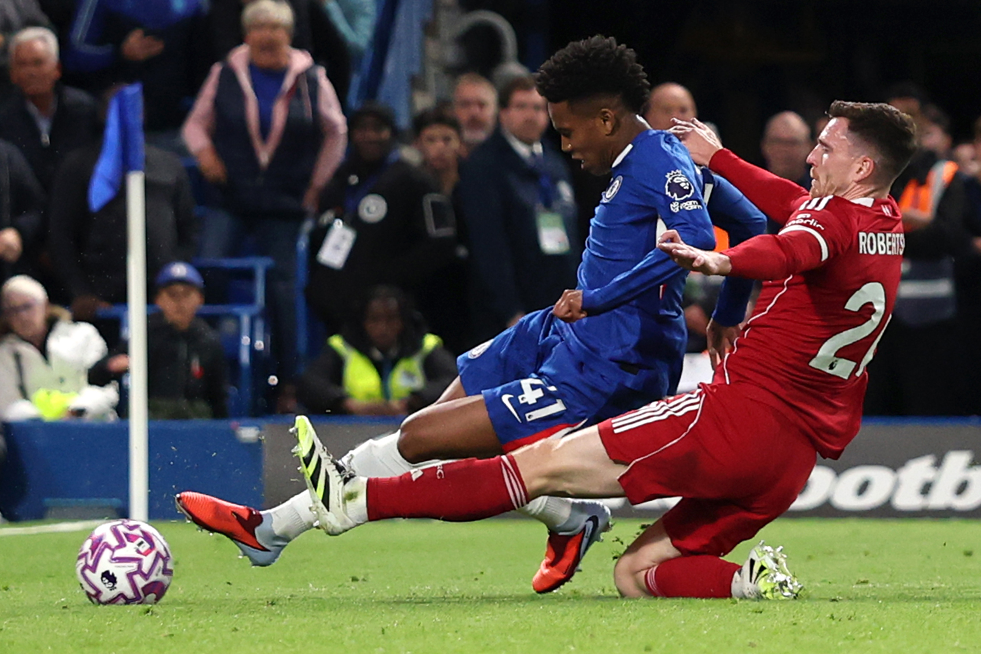 Last-gasp Estêvão puts everything right in Chelsea’s chaotic world
