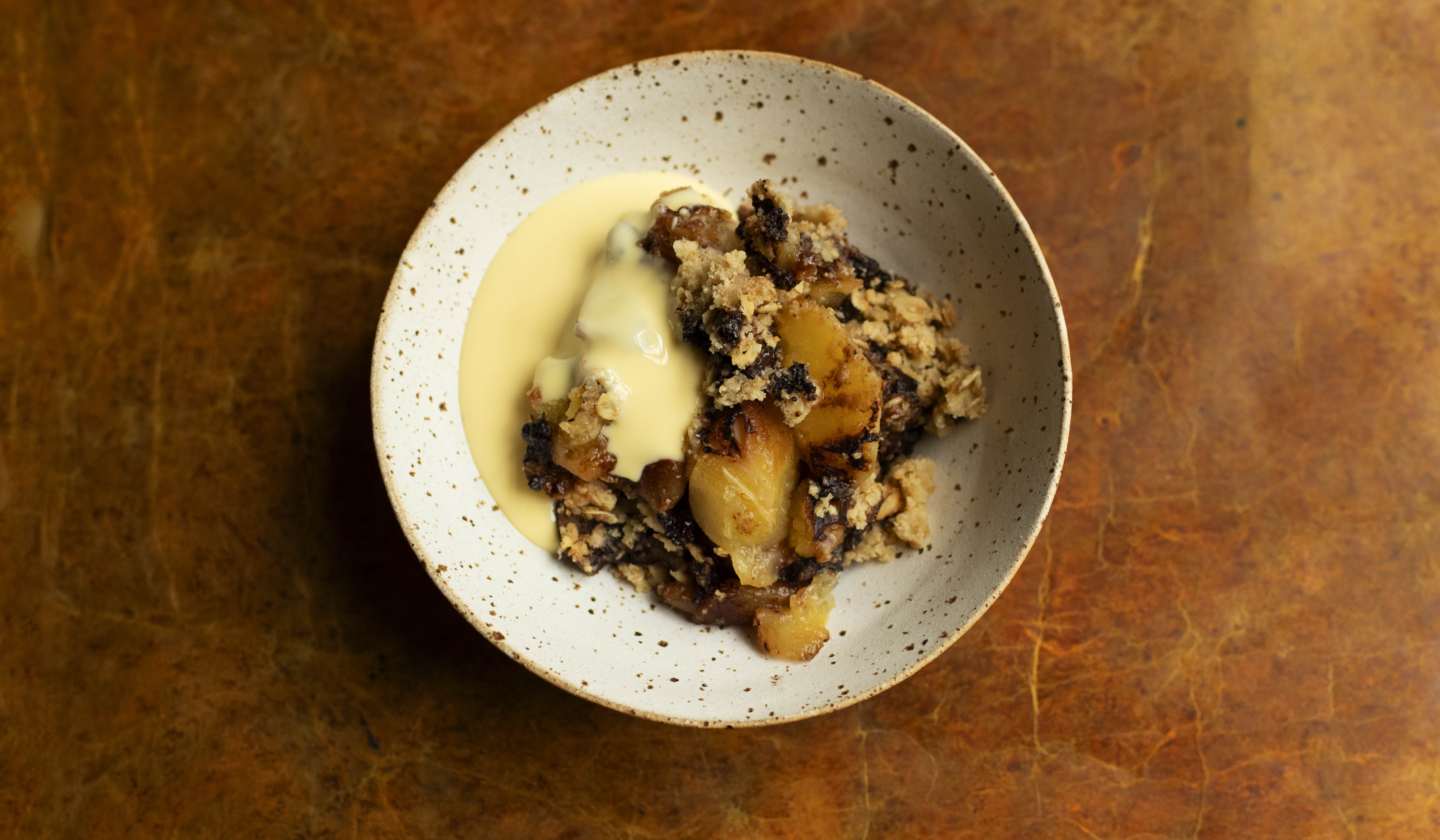 Midweek treat: pear and chocolate crumble