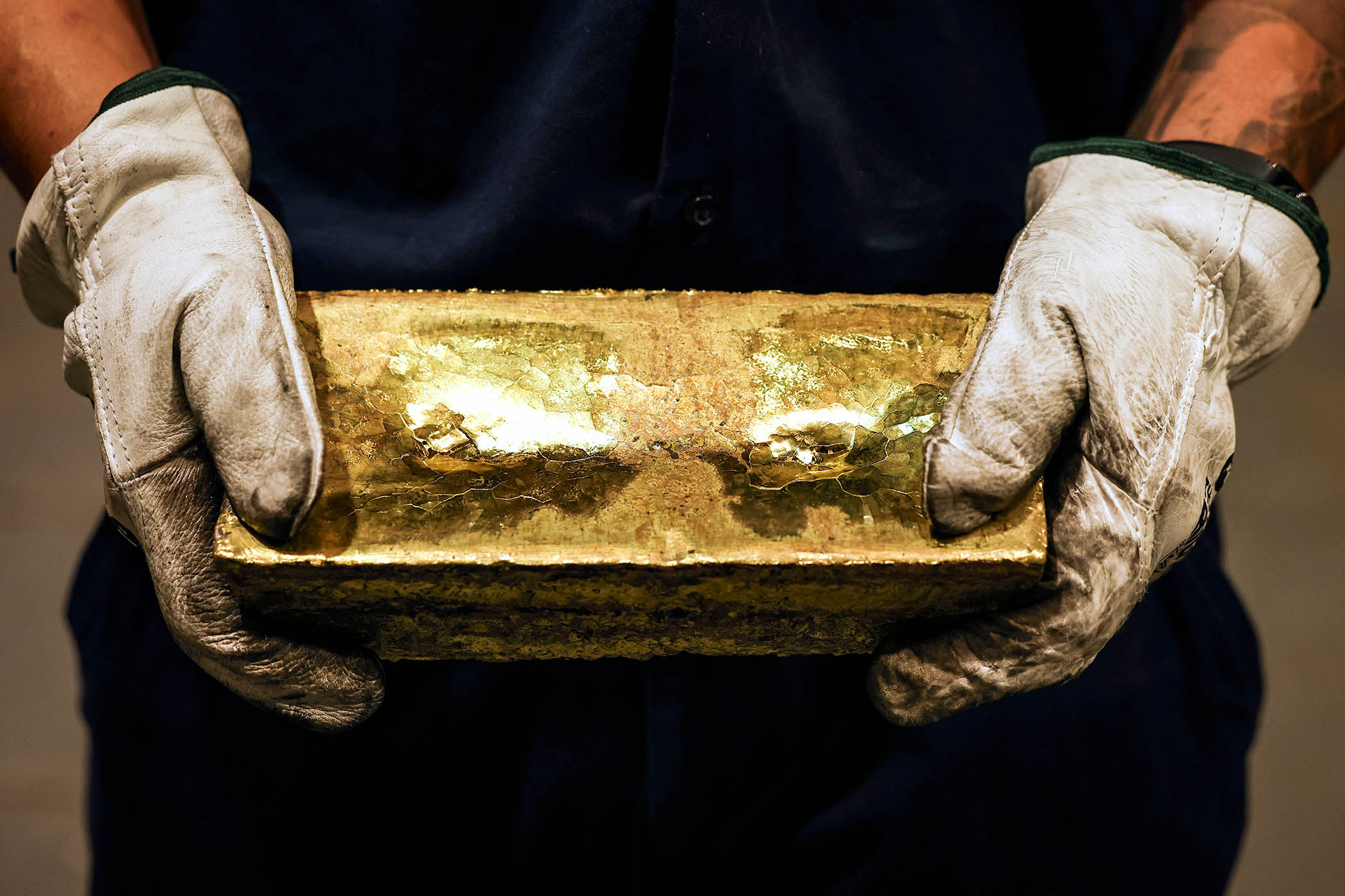 Why dollar doubts are prompting the big money players to go for gold again
