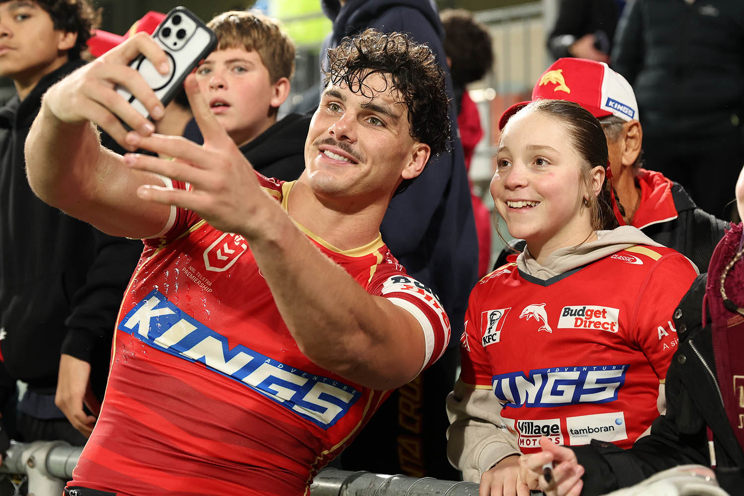 ‘Perfect pro’ Farnworth gives England hope of Ashes victory
