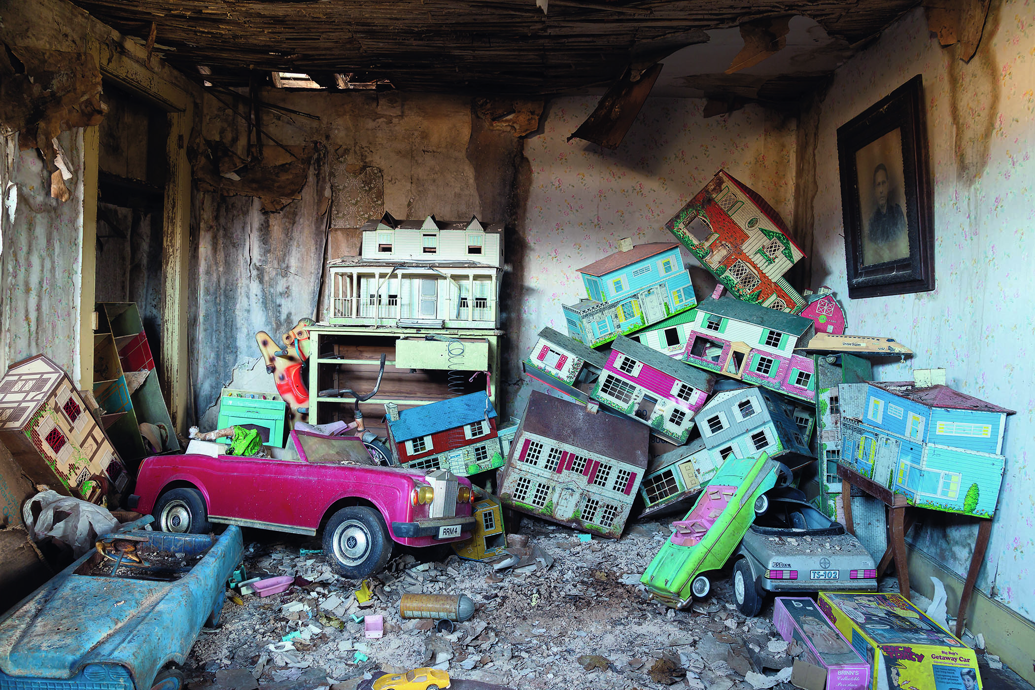 The big ﻿picture: Bryan Sansivero’s abandoned dollhouses