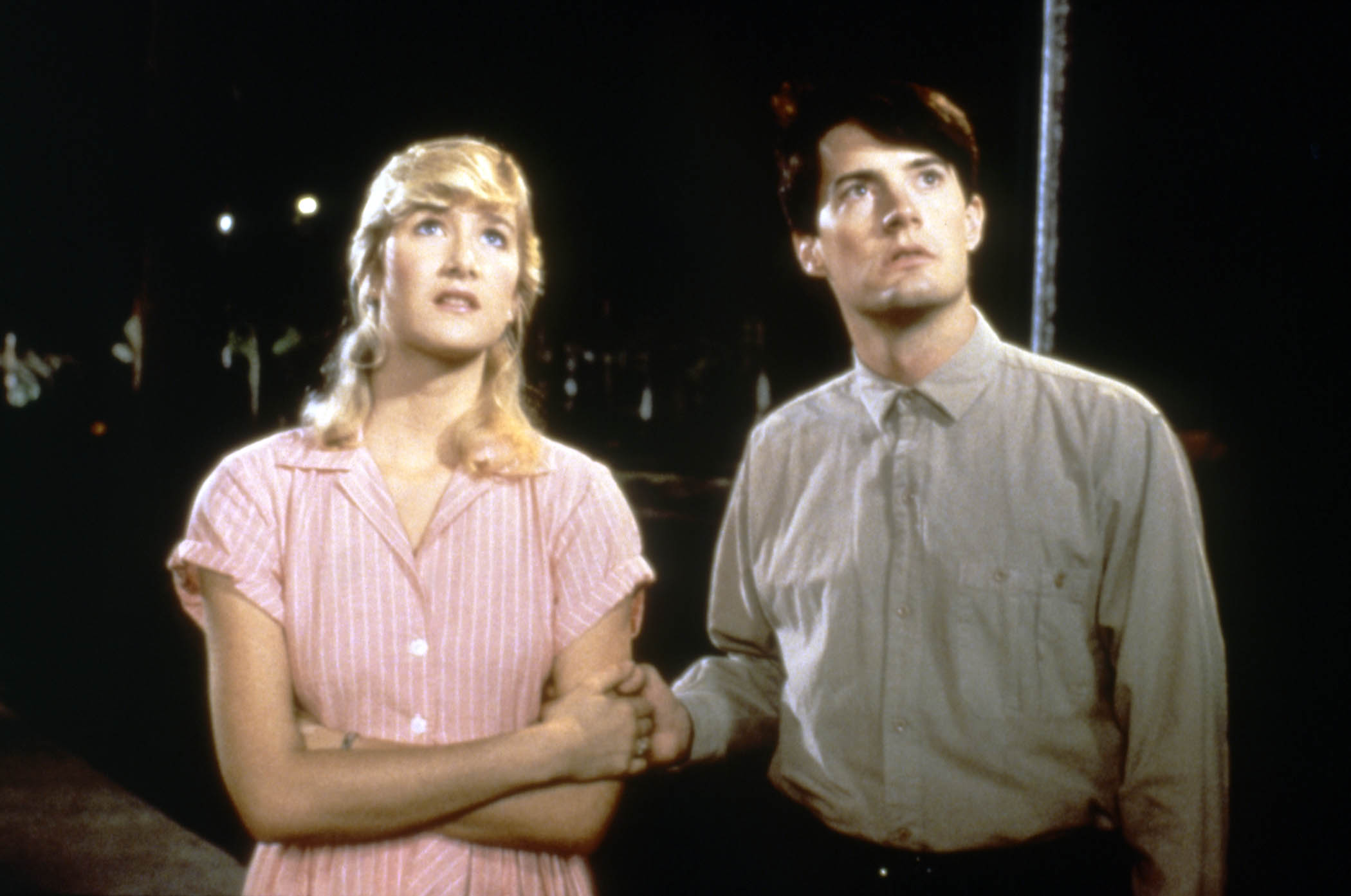 American actors Laura Dern and Kyle MacLachlan on the set of Blue Velvet, written and directed by David Lynch.