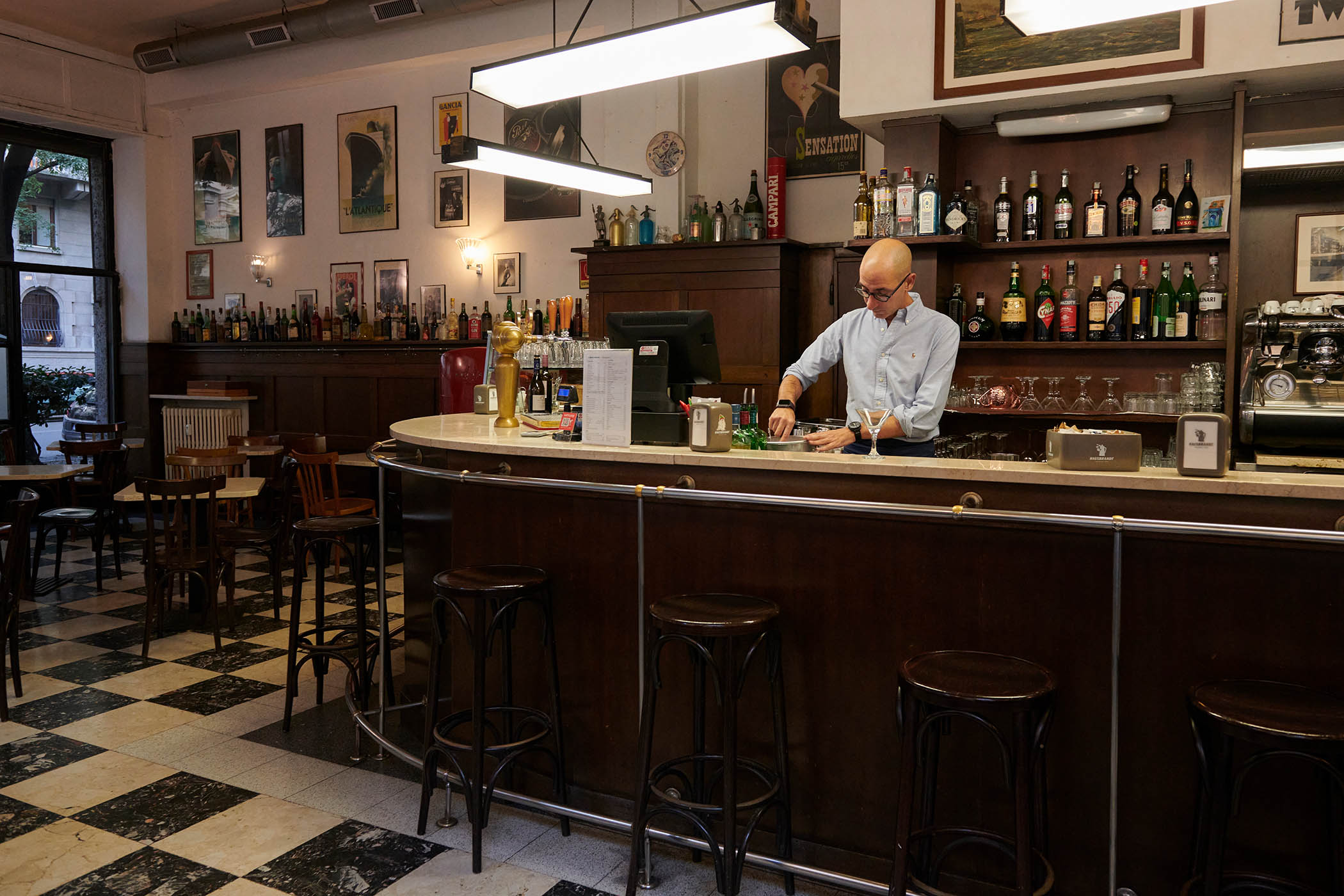 La Belle Aurore: this elegant bar is on Via Privata Giuseppe Abamonti