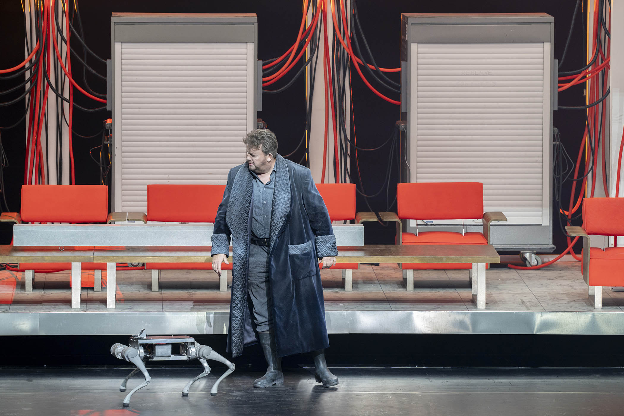 James Rutherford and an automaton dog are the stars of Die Walküre at Opéra Bastille in Paris. Main image: Nardus Williams is ‘brittle and bewitching’ in the title role of Partenope alongside Ru Charlesworth