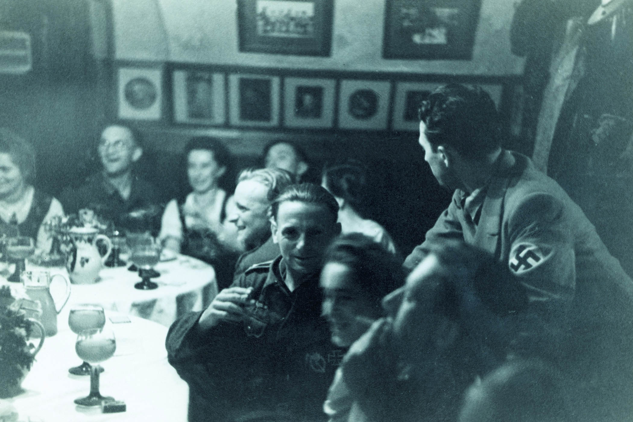 A group of Wehrmacht soldiers socialising during the second world war