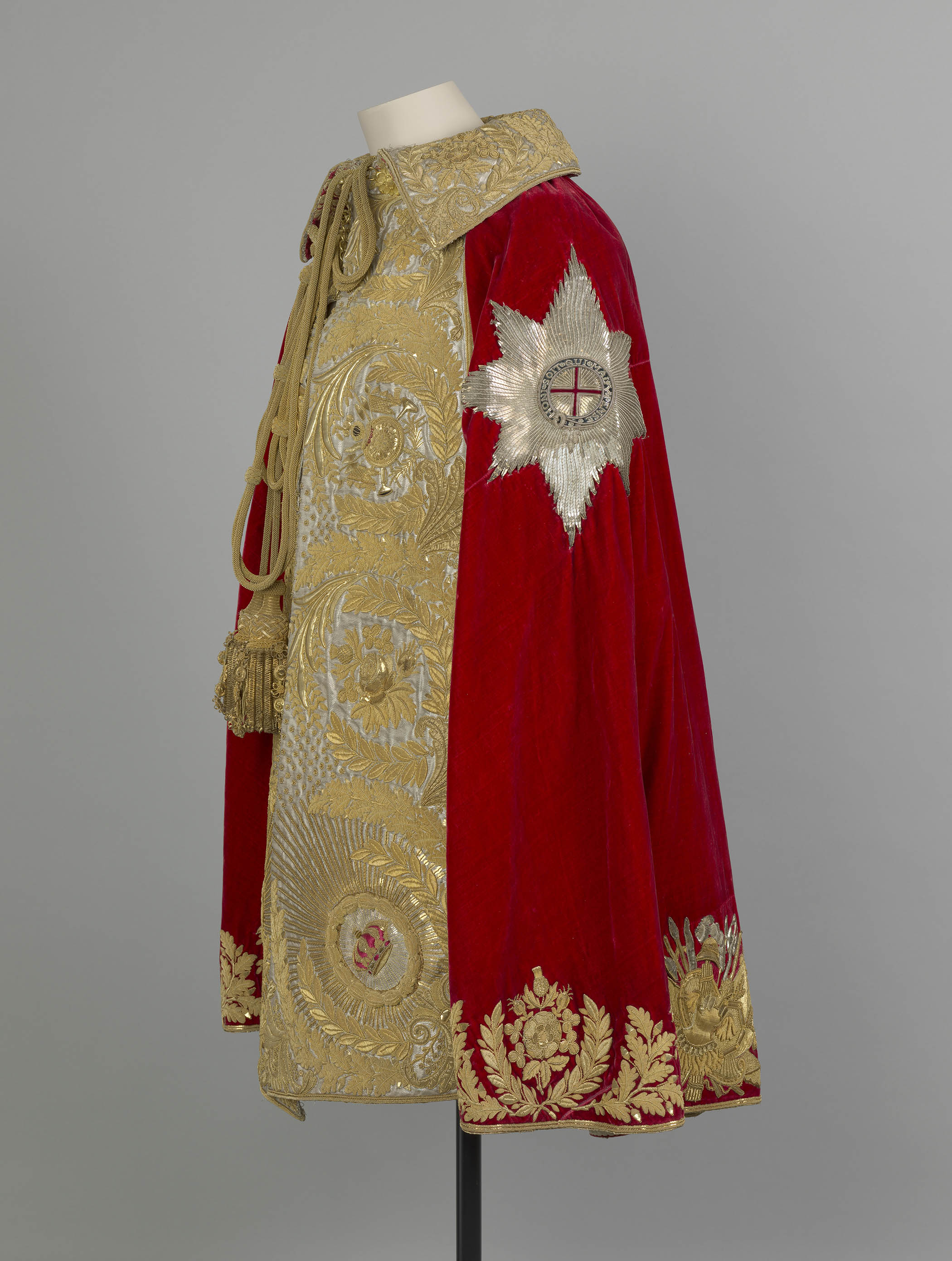 George IV’s ‘surprisingly puny’ coronation coat