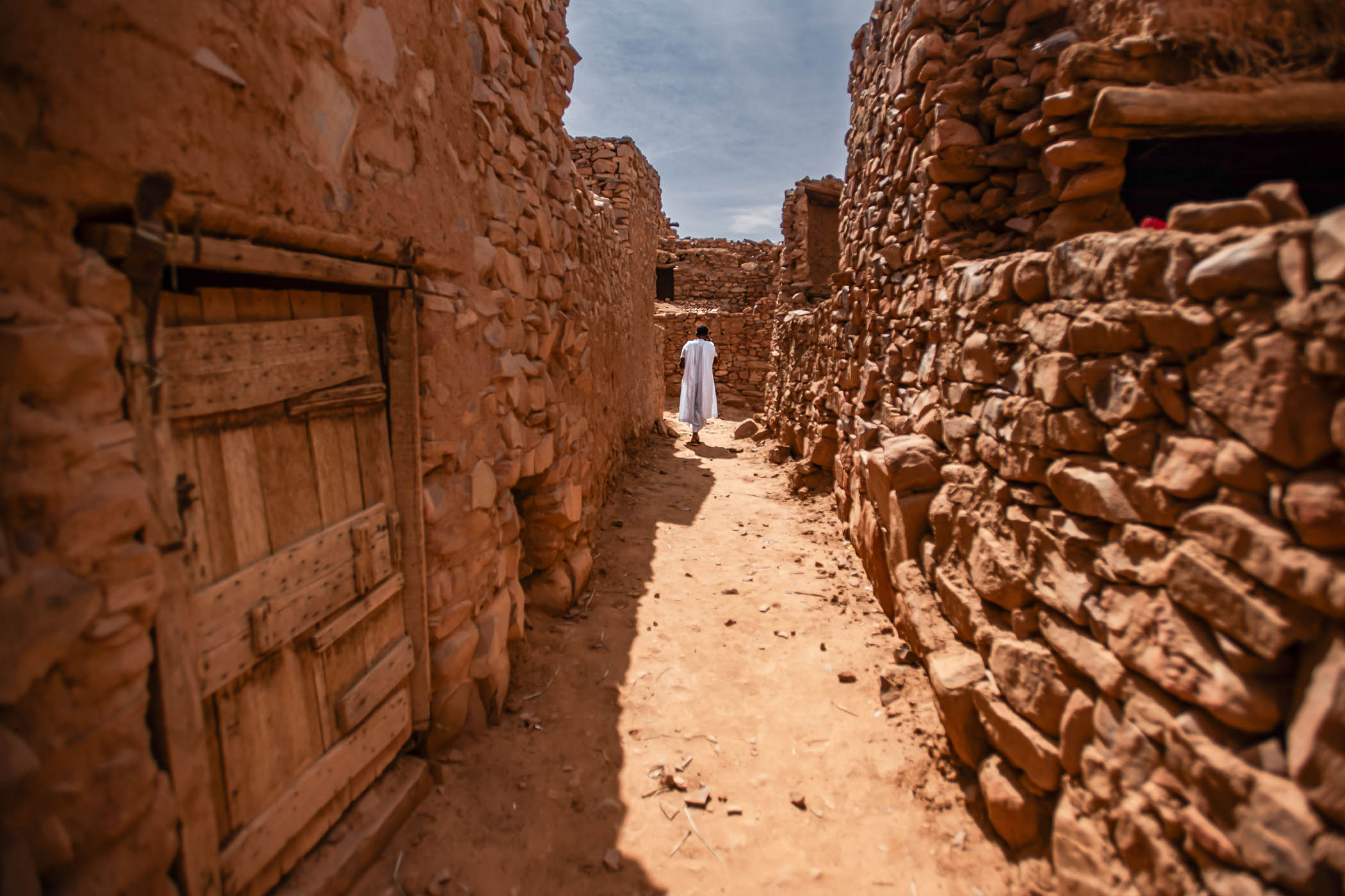 Haiba Mohamed Anna walks through Ouadane.