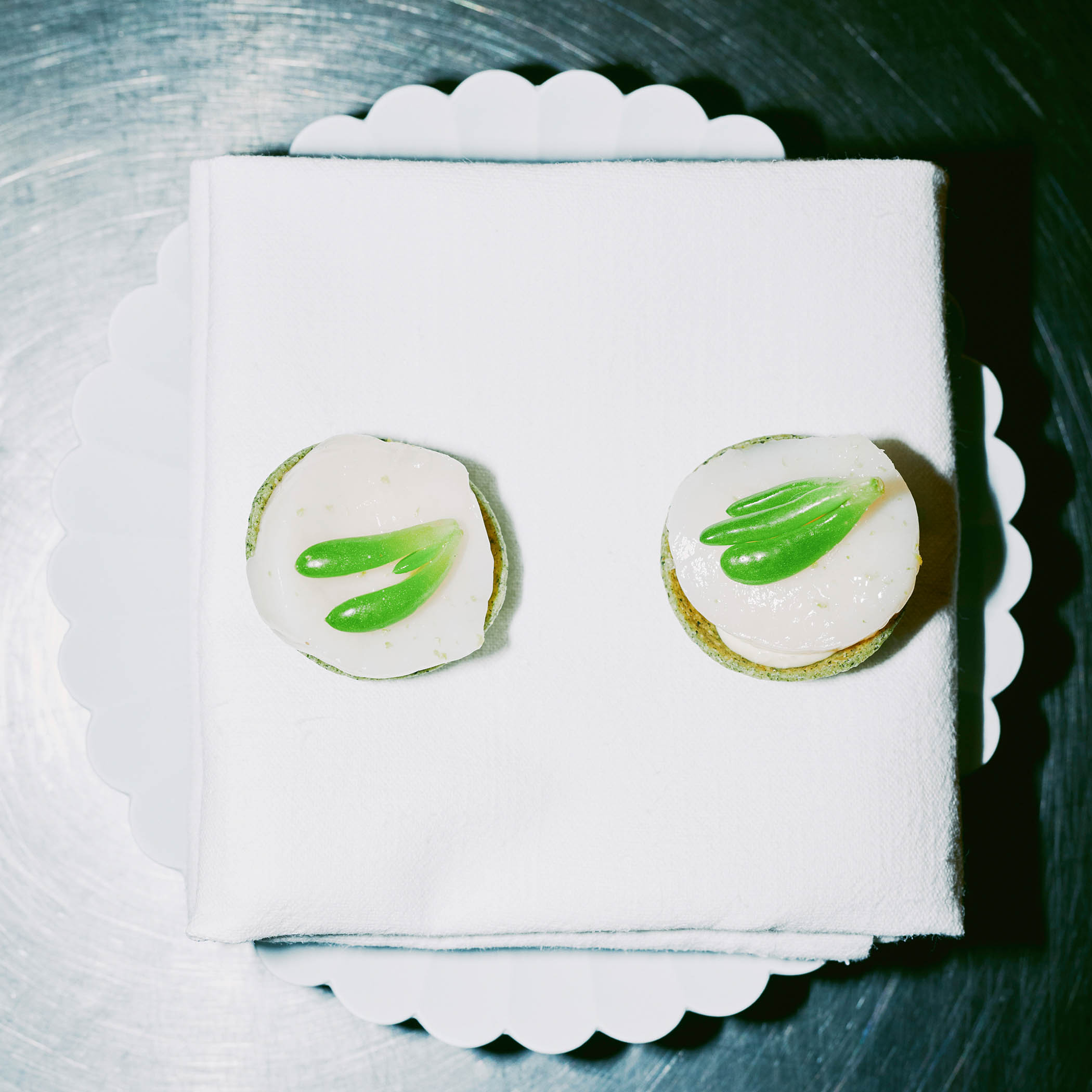 Another star: scallop and sea lettuce tartlettes