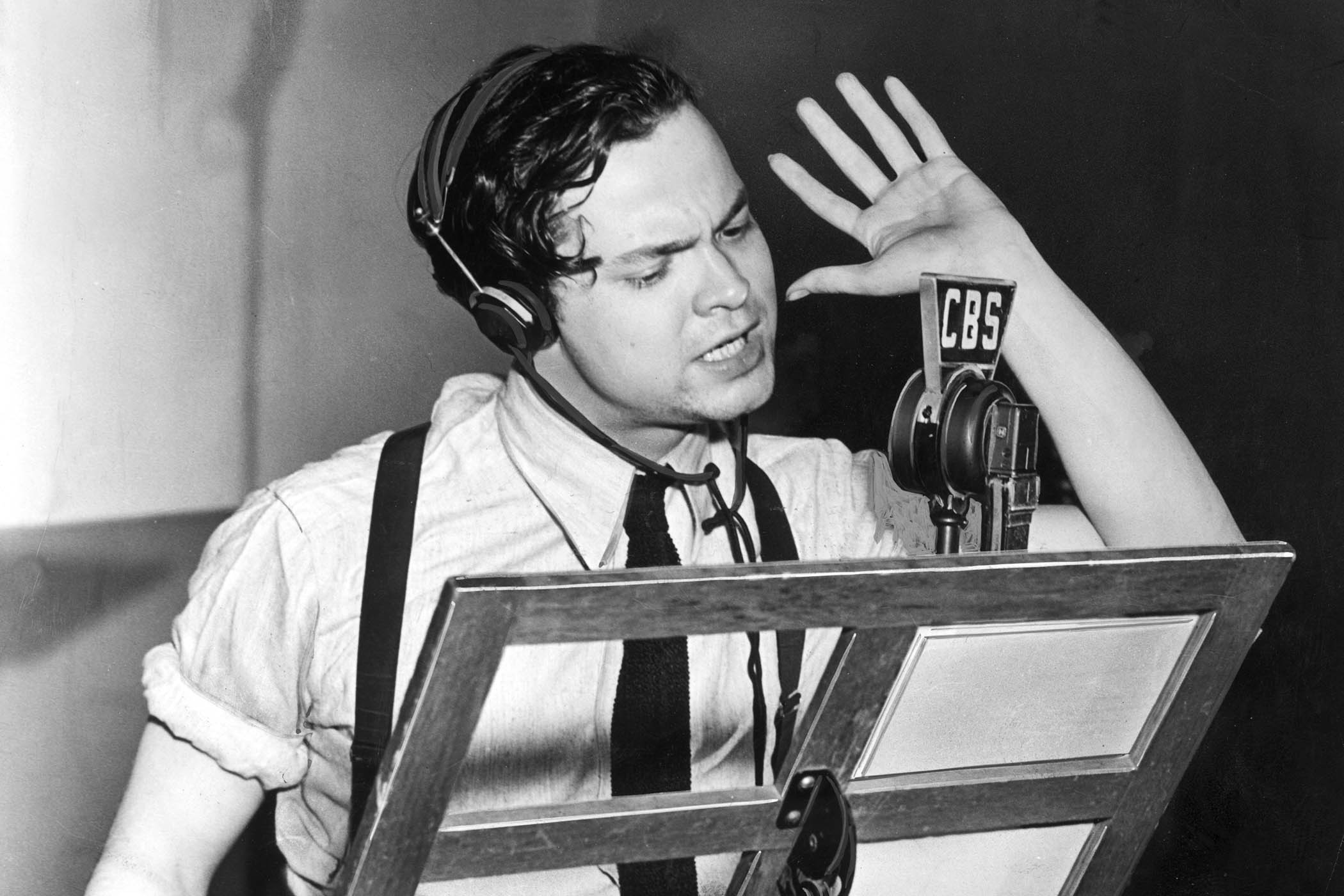 Orson Welles records his 1938 CBS radio production of The War of the Worlds