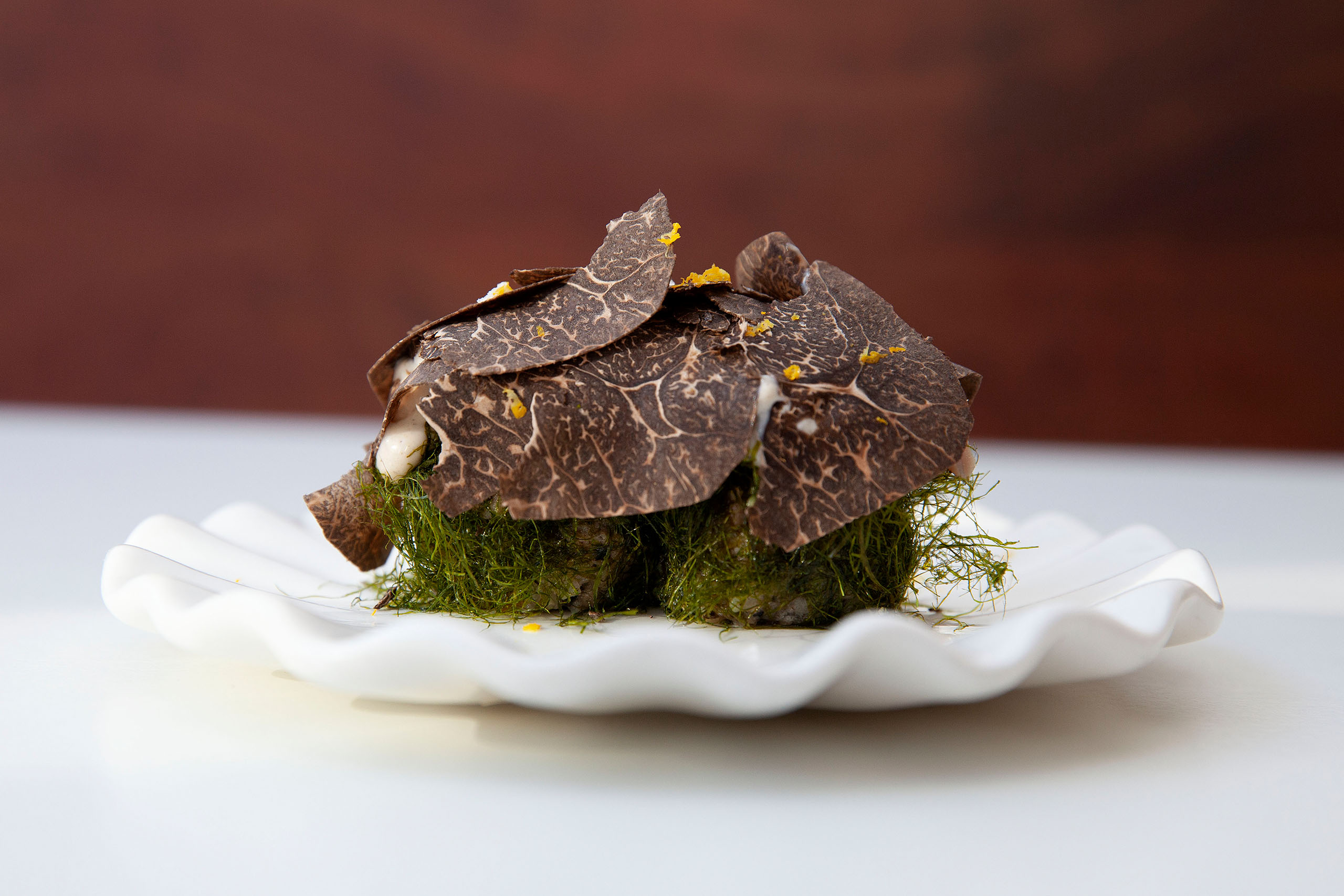 ‘Wrapped in a feathery seaweed’: tuna jumeokbap