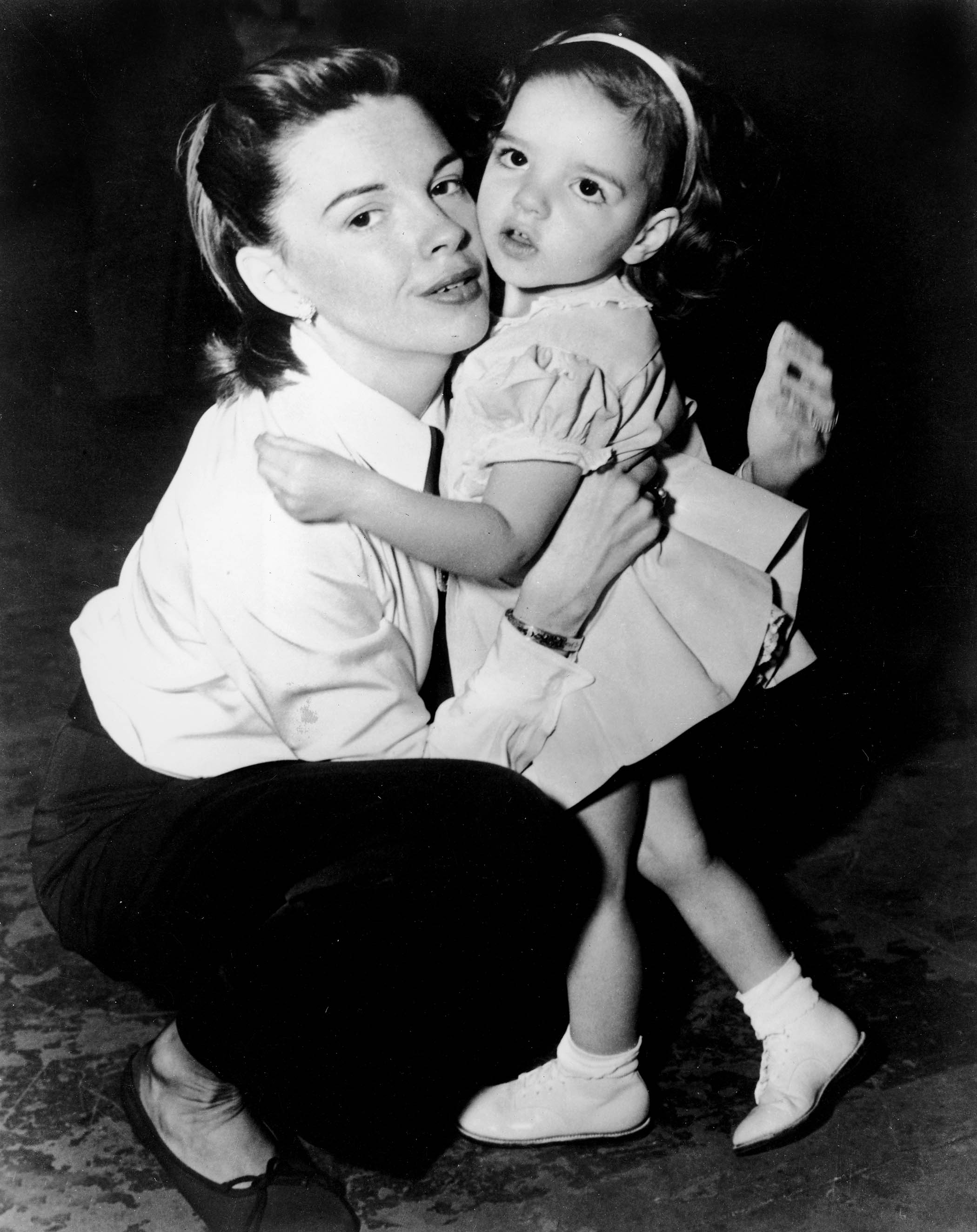 The actor with her mother, Judy Garland, in 1948