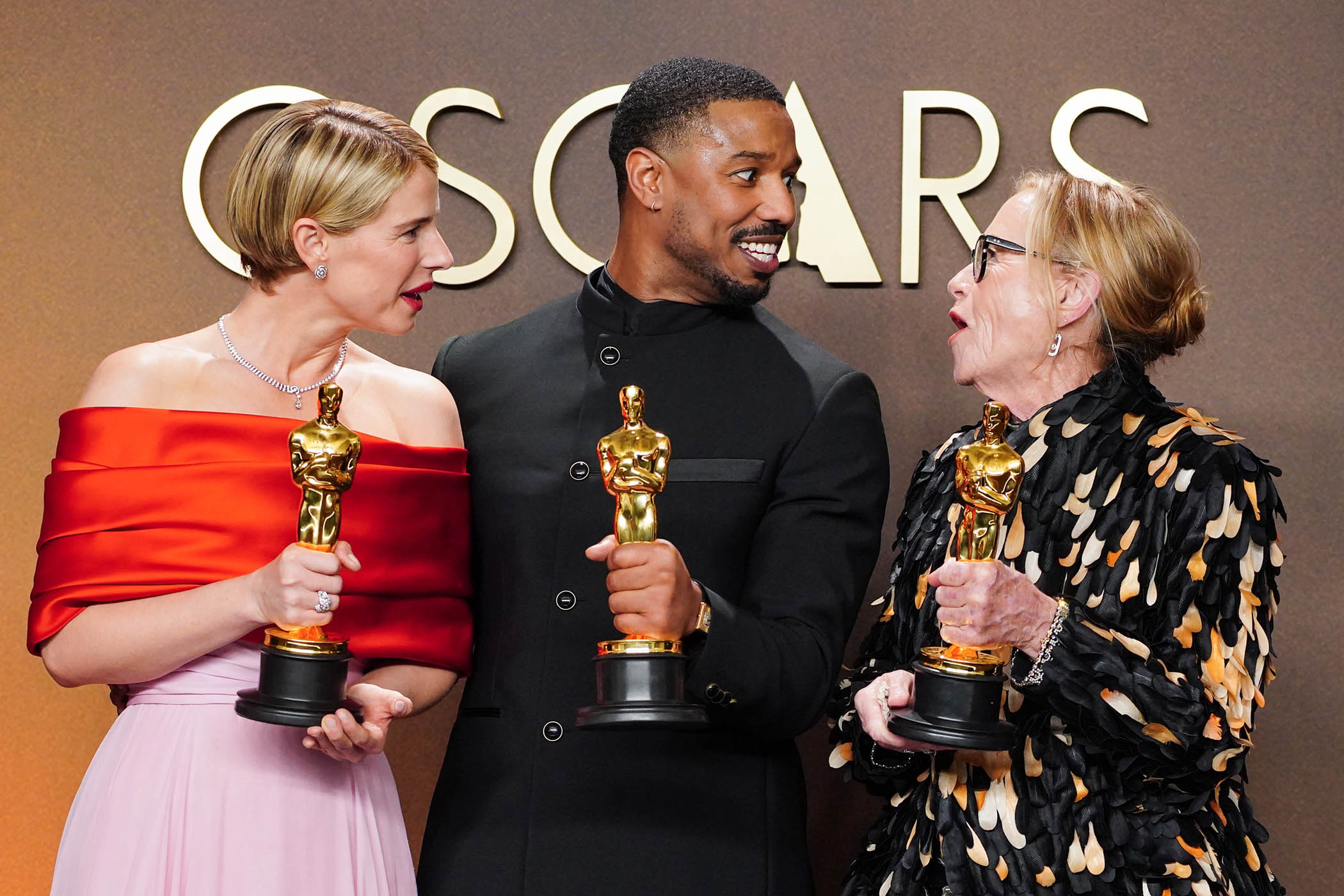 Jessie Buckley winner of the award for best actress, Michael B. Jordan, winner of the award for best actor in a leading role and Amy Madigan, winner of the award for actress in a supporting role
