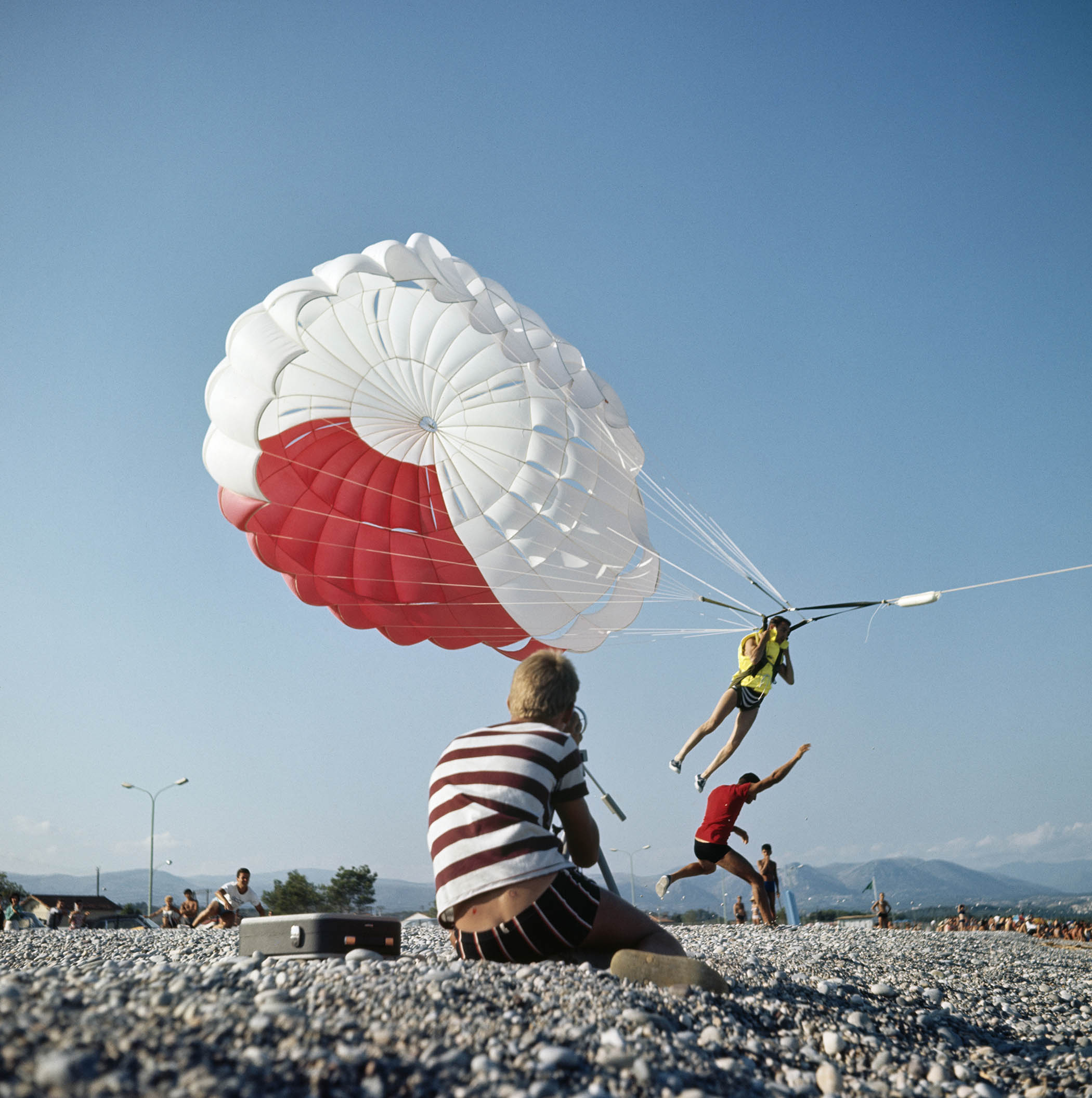 Jean Creff in parachute jumping, 1964; main image: Silvana Empain, 1961.
