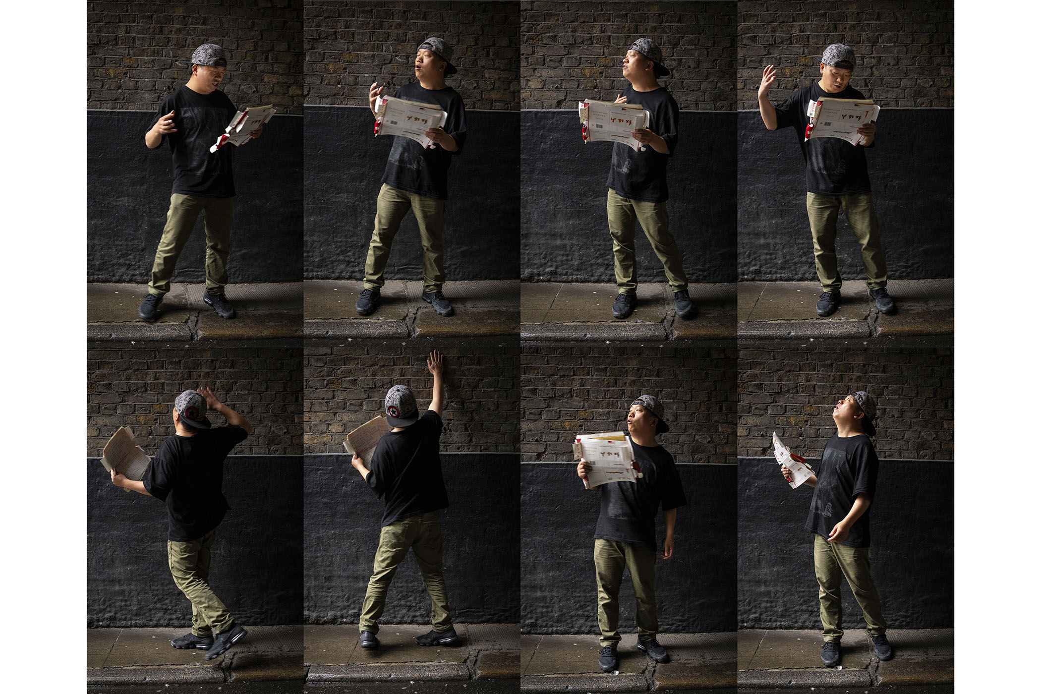 Xiao Hai performing one of his poems
