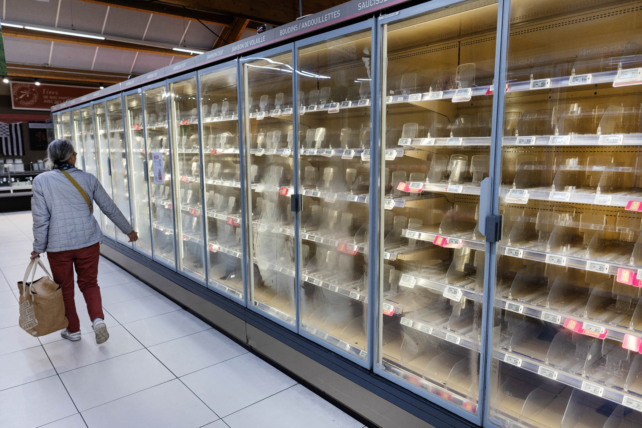 Are French supermarket fridge hackers just youths shopping for kudos?