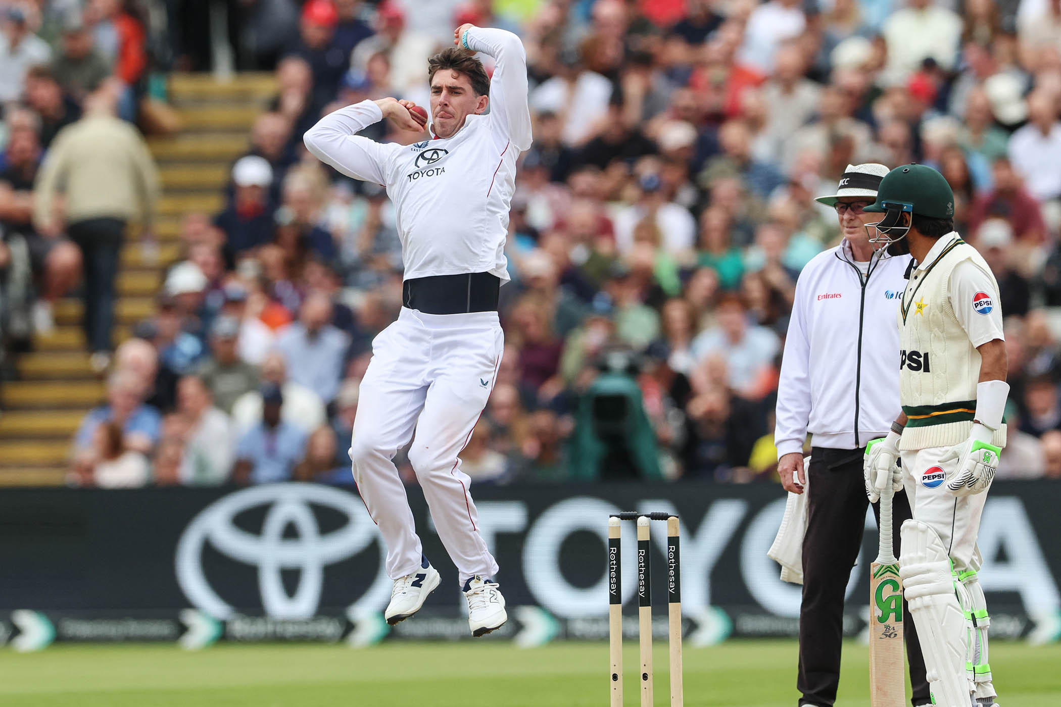 Grown-up Root and rejuvenated Robinson start to heal Engl...
