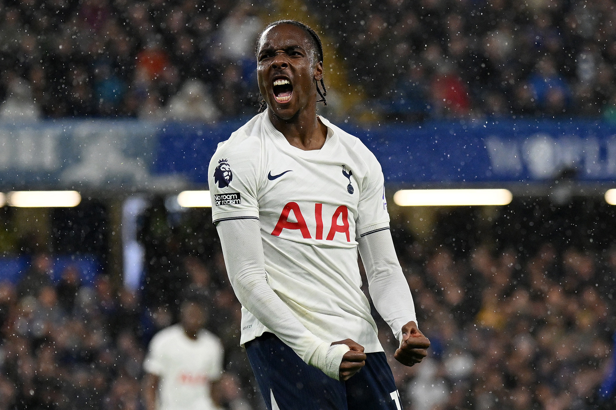 Lift-off for Spurs as Penders and Palmer lose their heads