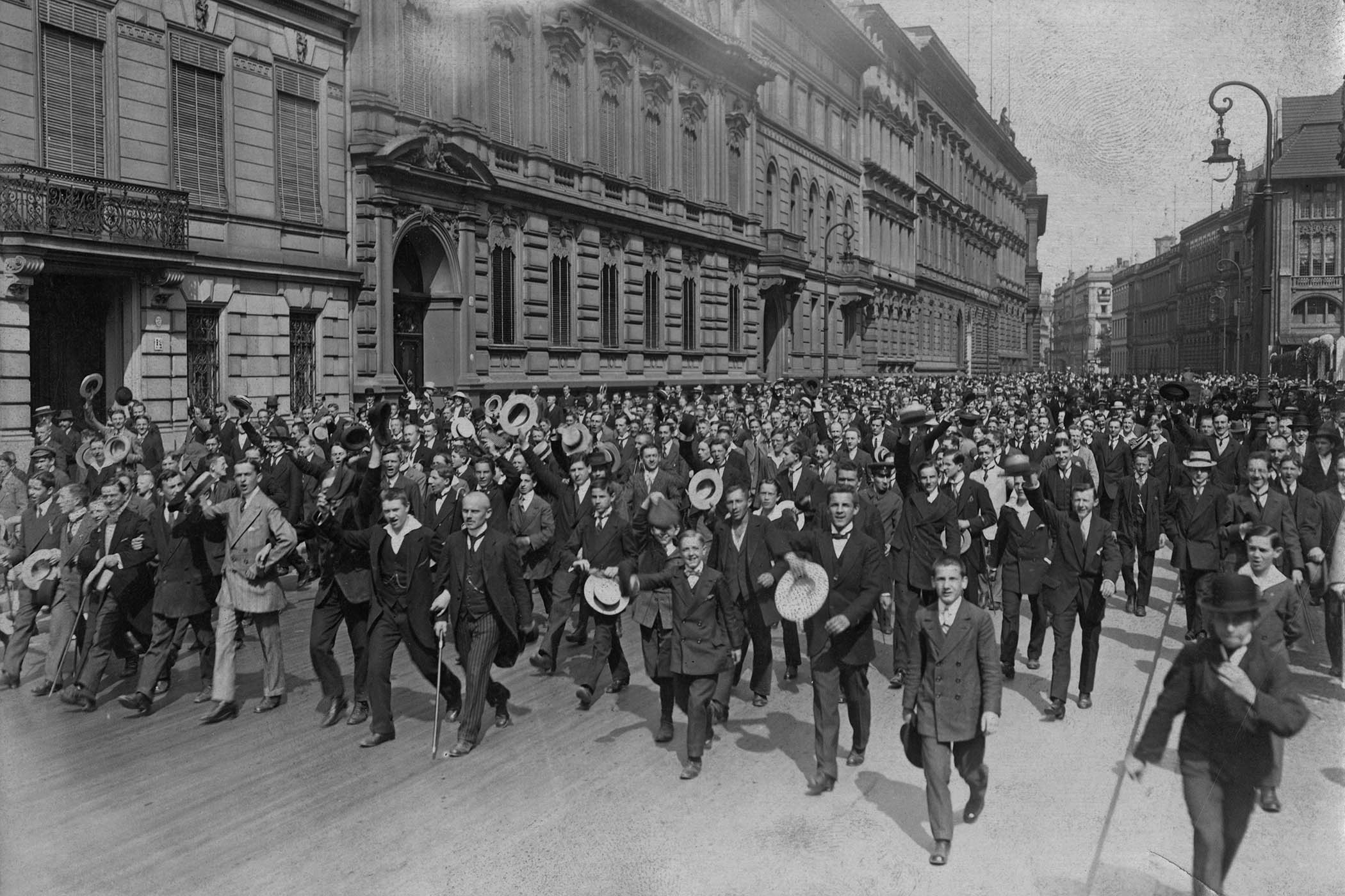 Crowds outside the Austrian embassy in Berlin celebrate the declaration of war against Serbia