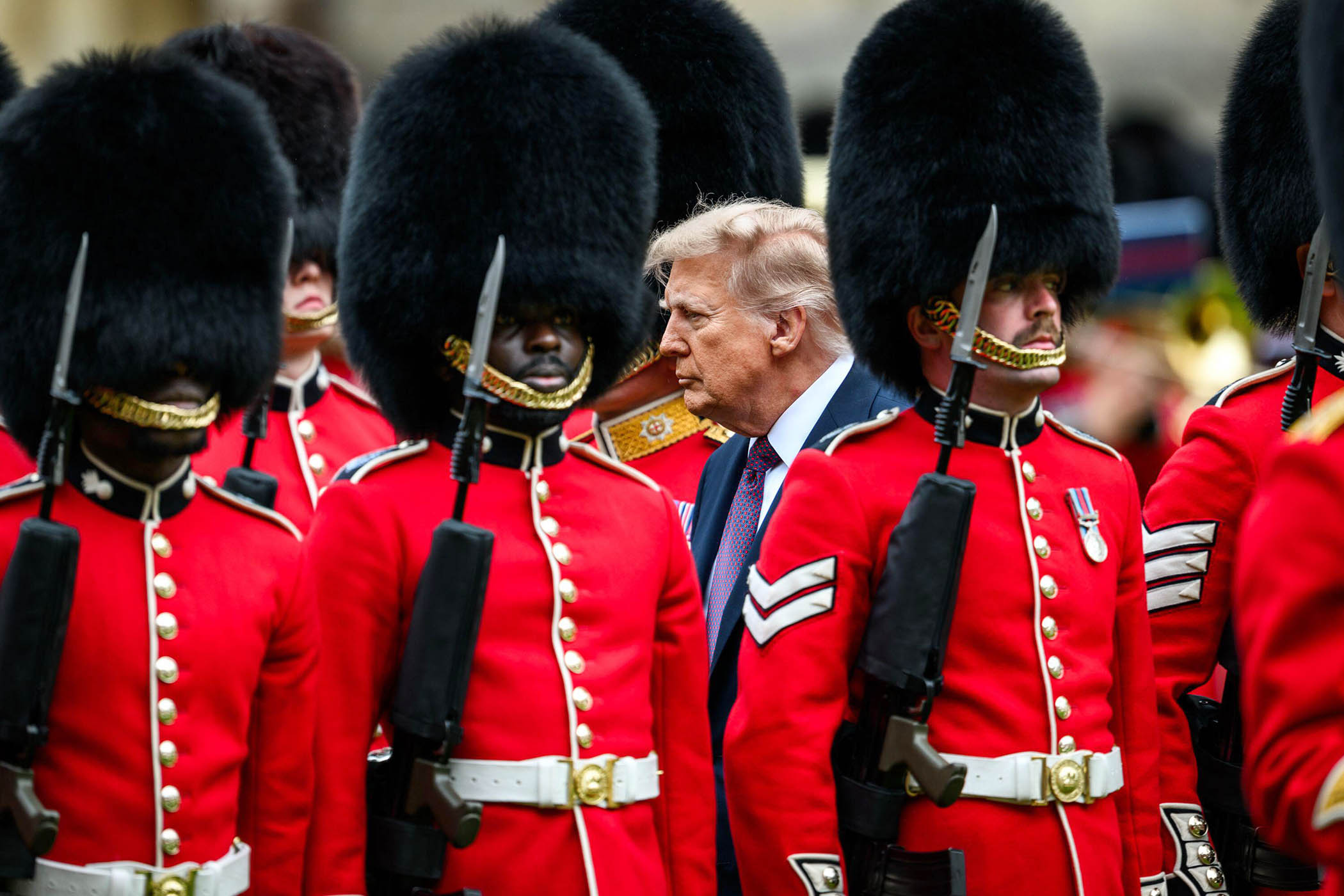3CNPNG7 President Donald Trump and First Lady Melania Trump participate in an arrival ceremony with King Charles III and Queen Camilla at Windsor Castle in Windsor, England on Wednesday, September 17, 2025. (Official White House Photo by Daniel Torok)