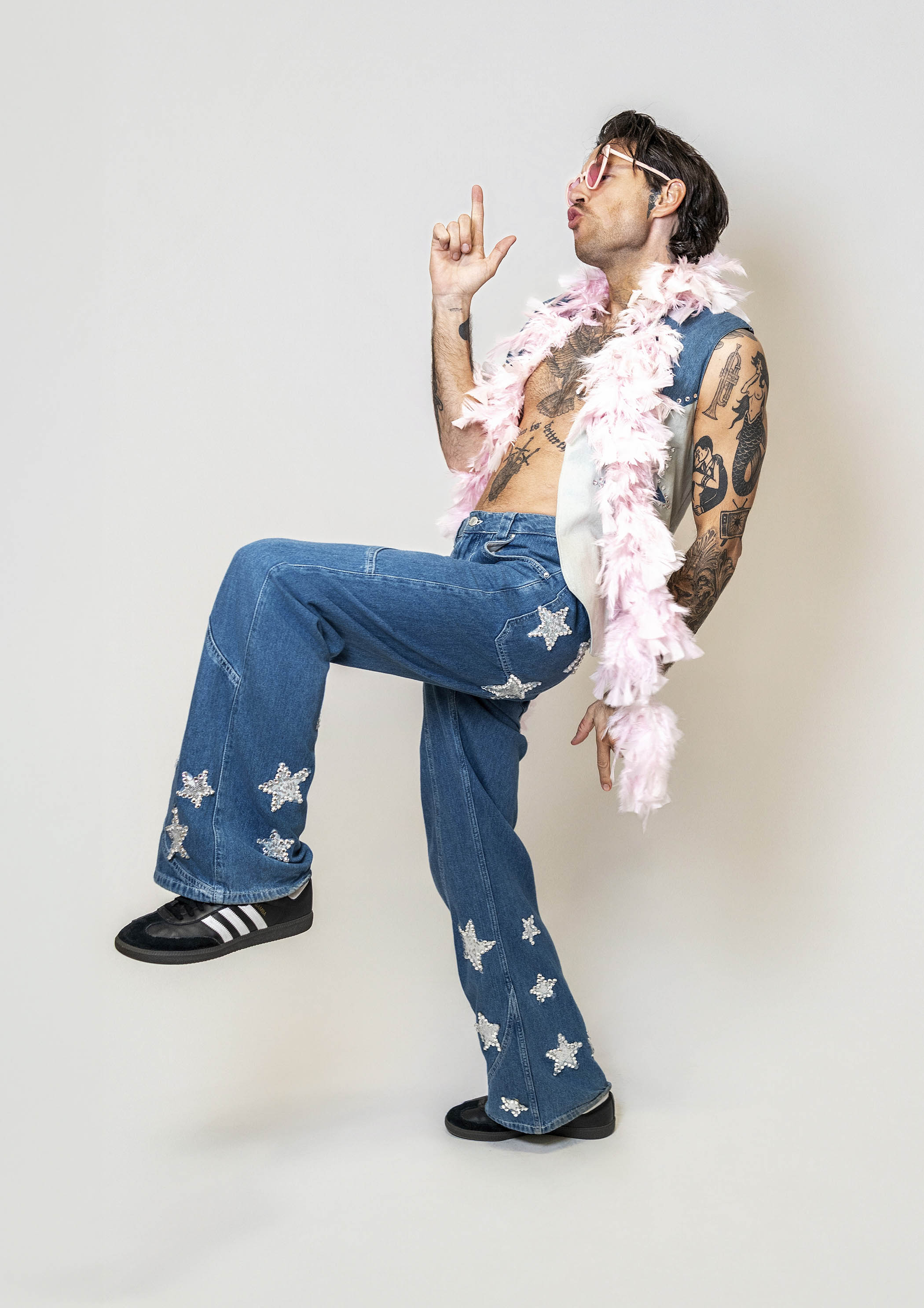 Sean McNicholas dressed as Harry Styles.