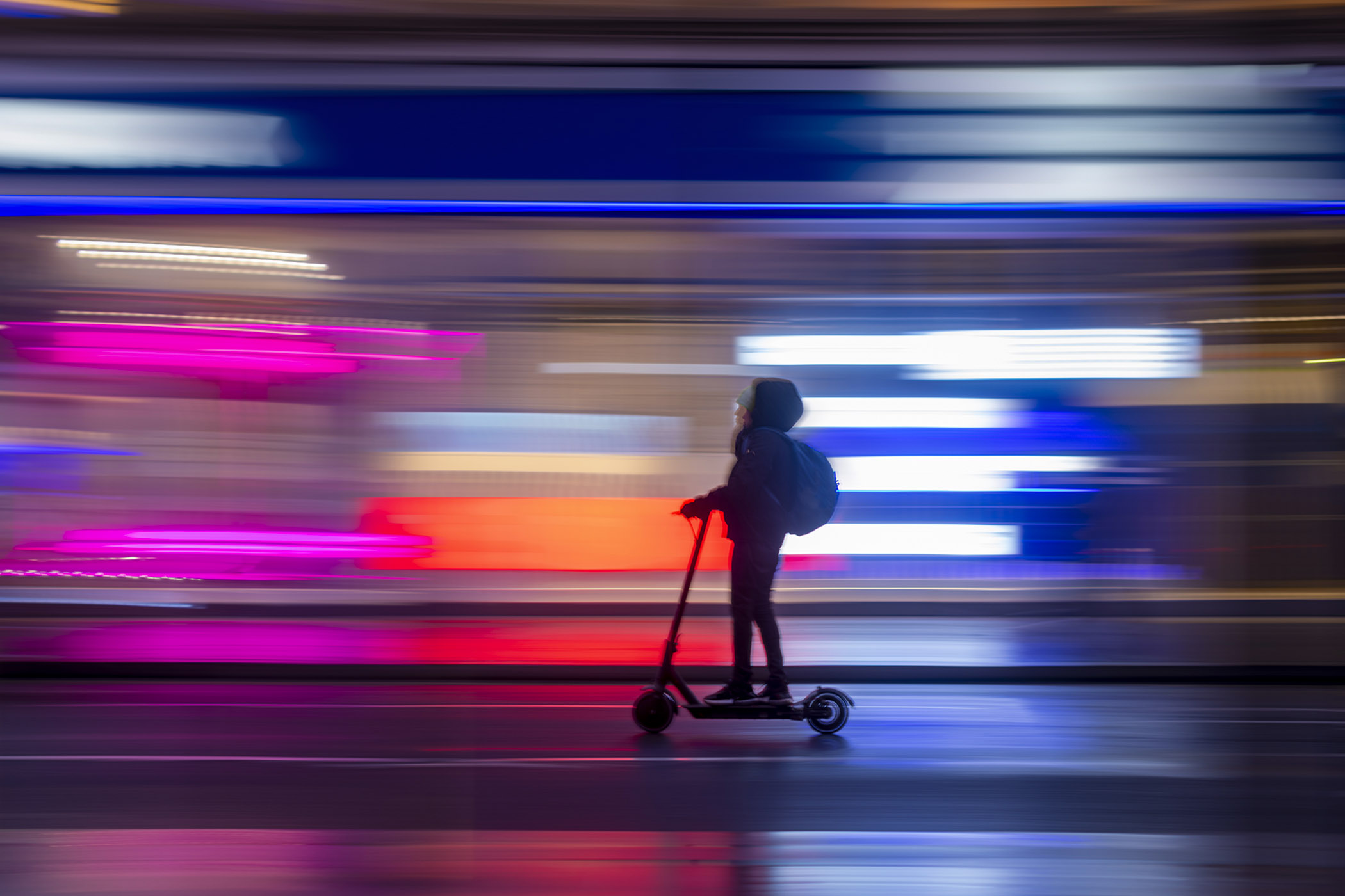Ride to school on an e-scooter: retailers lure children into illegal journeys