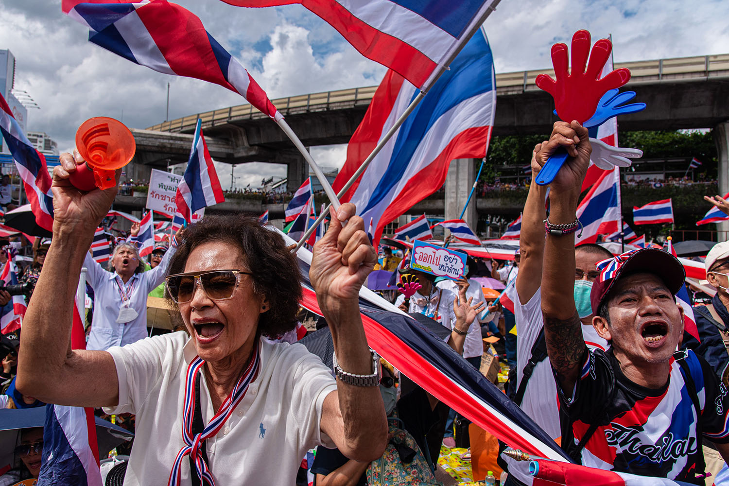 A scandal, a suspension and the decline of a Thai dynasty