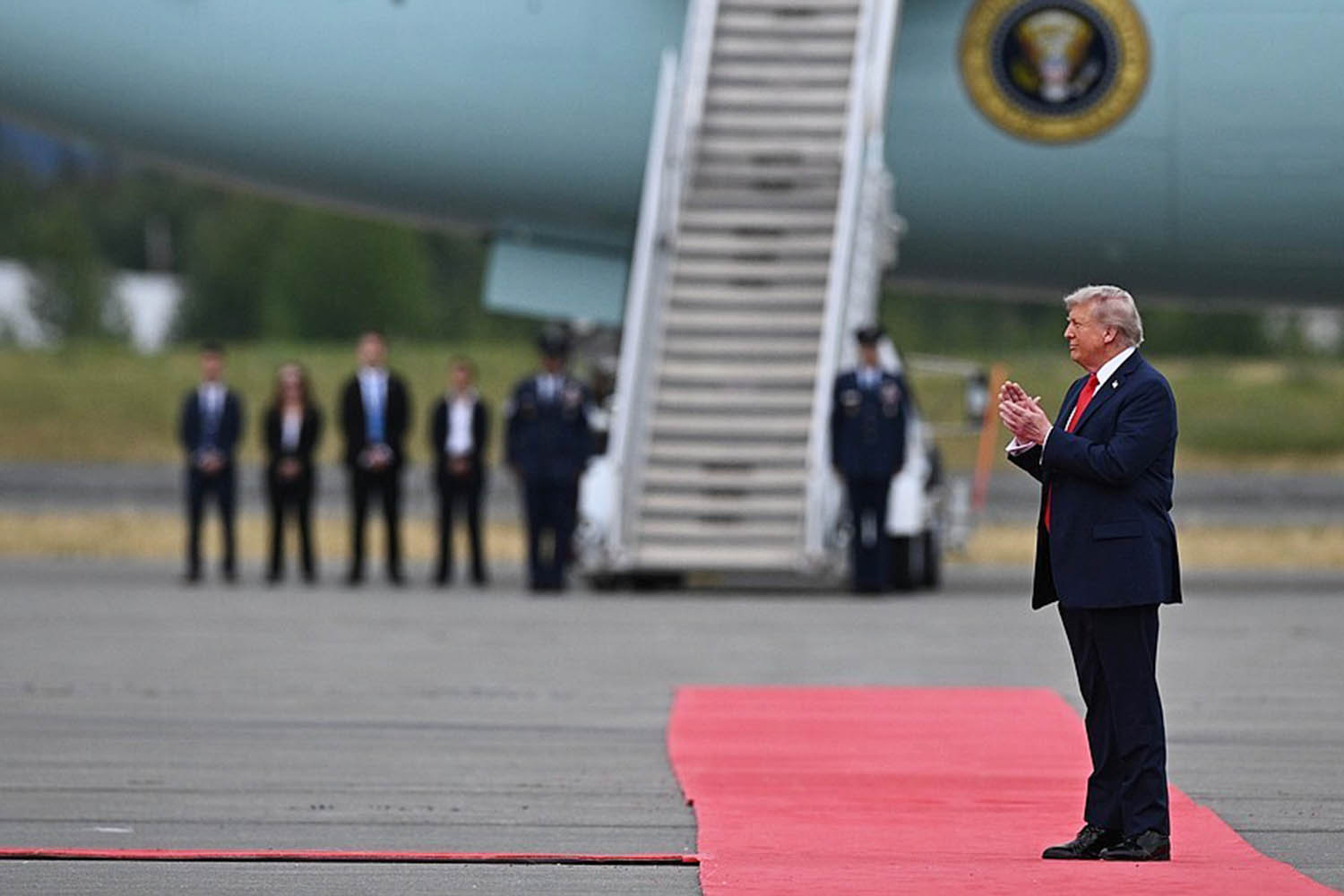 Red carpet or not, Zelensky faces an uphill struggle for Trump’s attention