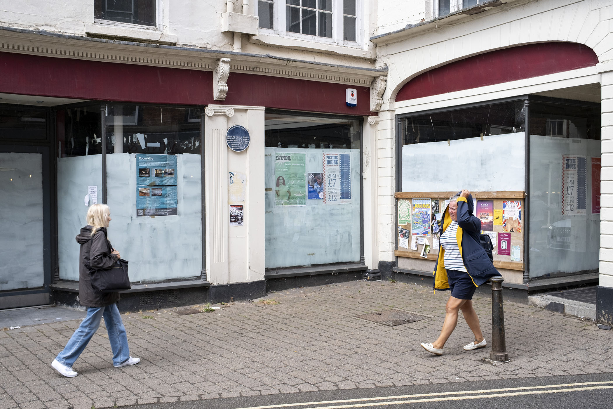 Retailers warn wide reform of zero-hours contracts could ...