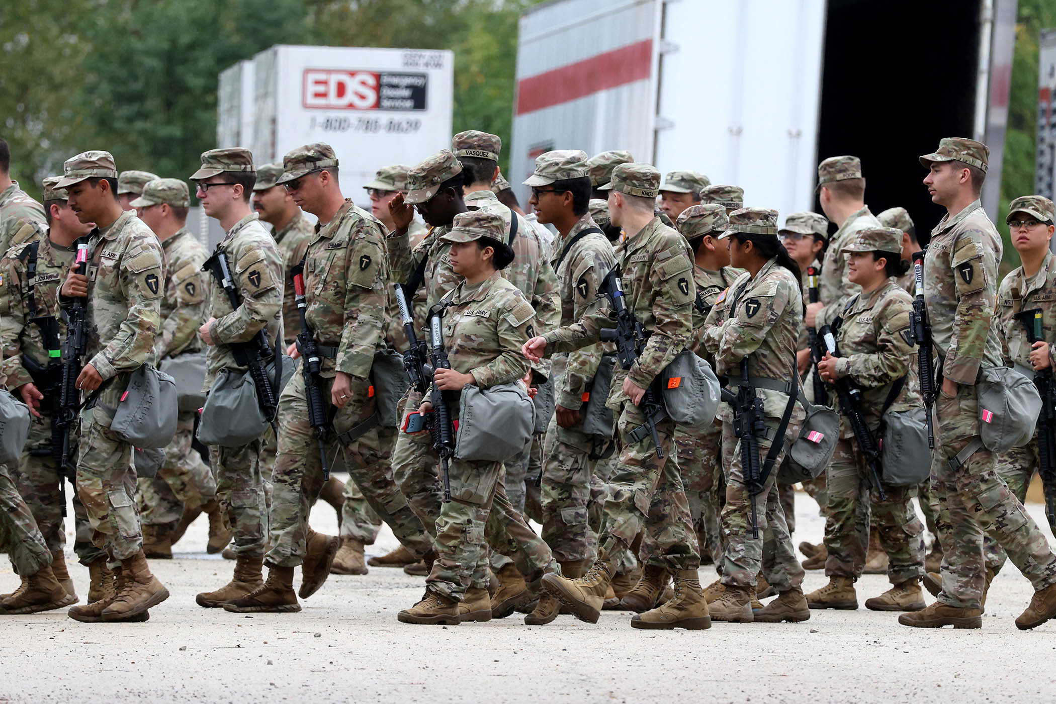 Trump sends the National Guard to Chicago