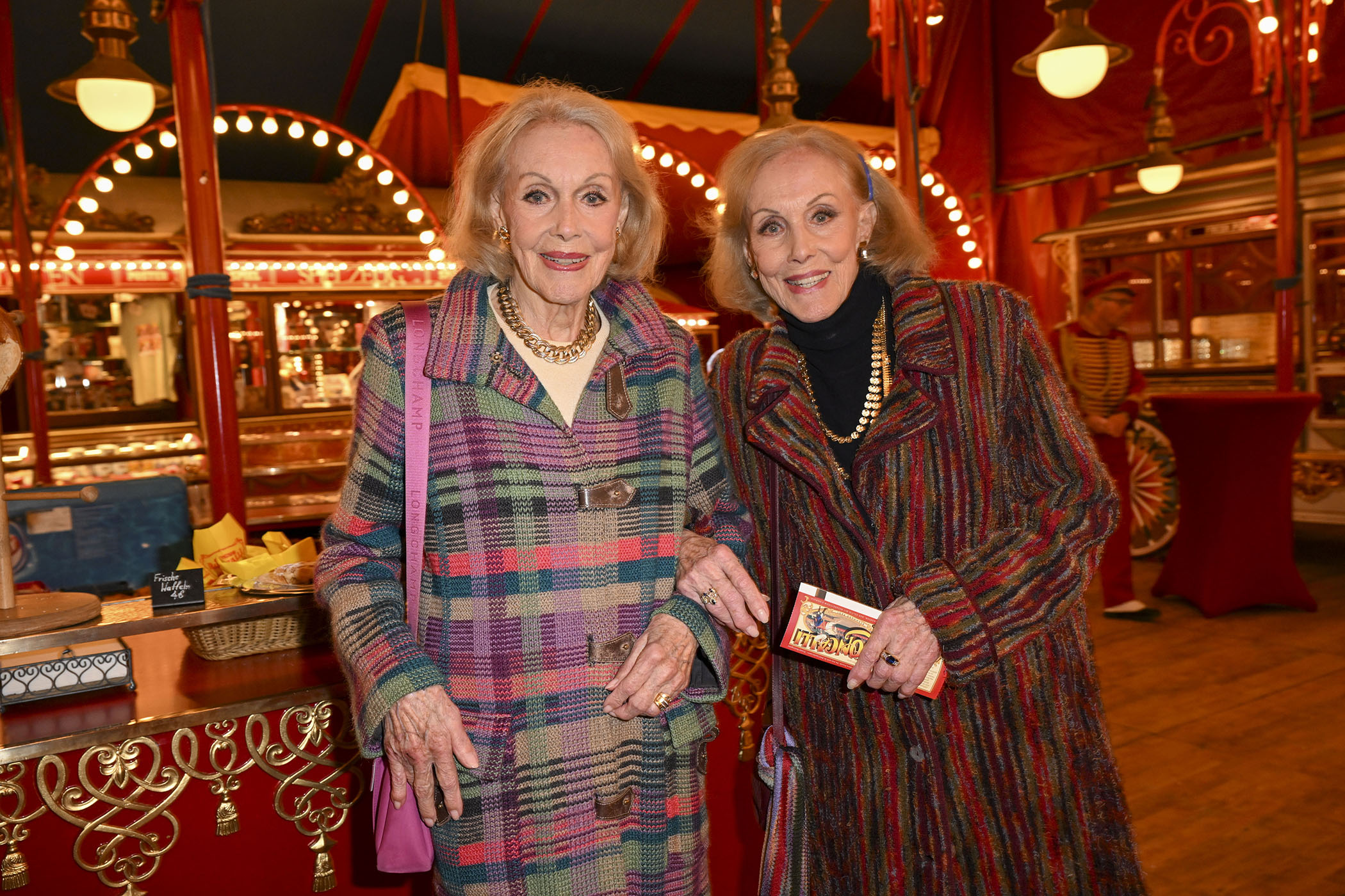 Alice and Ellen at the Circus Roncalli premiere at Werksviertel, Munich, on 24 October 2025