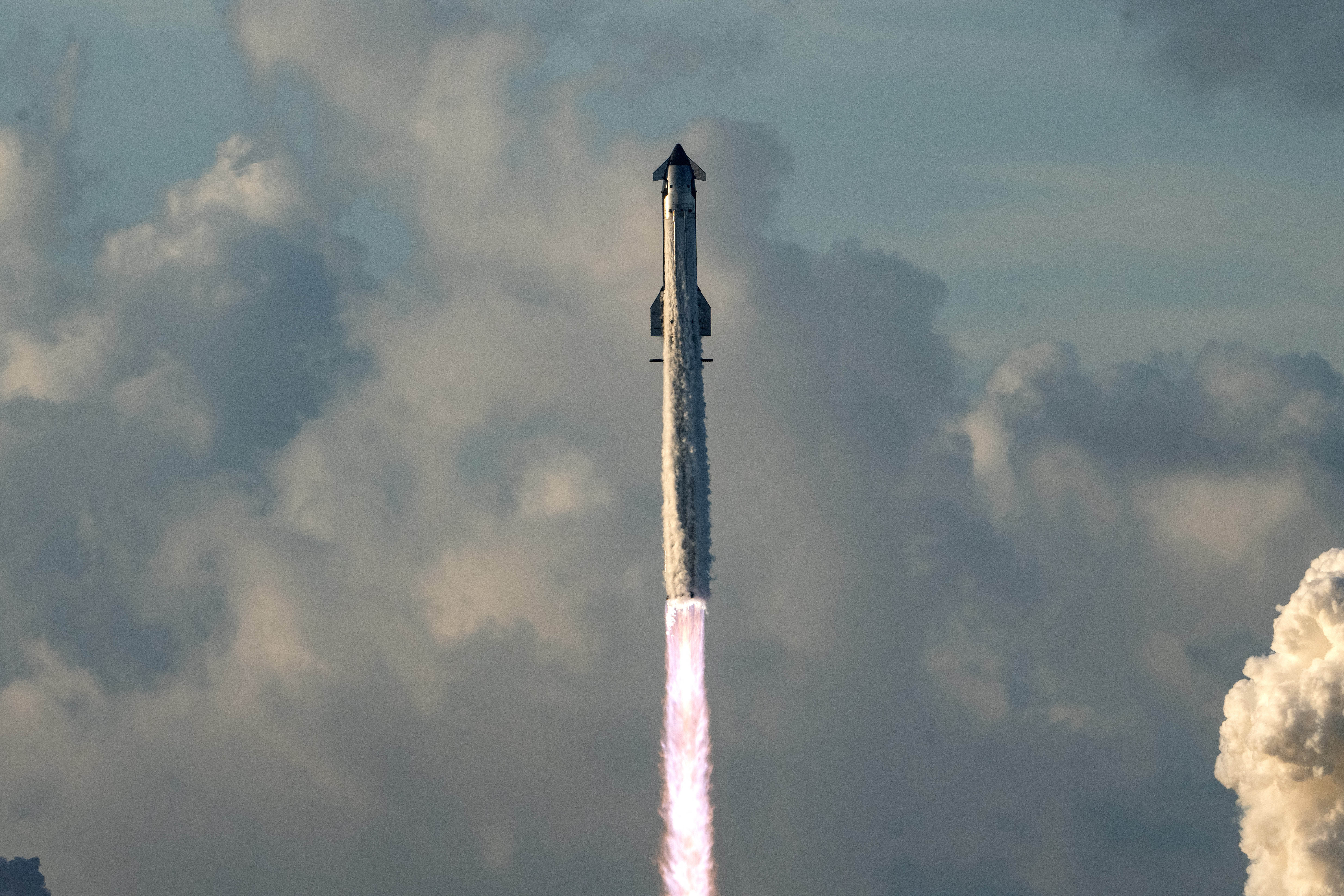 A starship meant to fly – Elon Musk’s megarocket reaches orbit